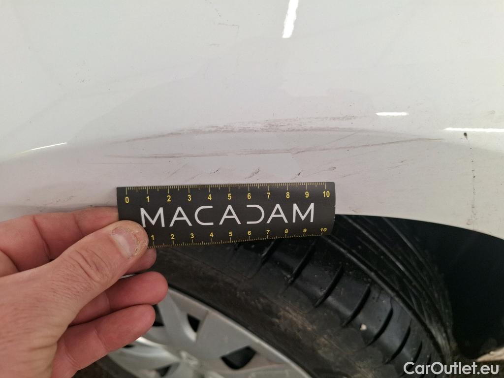  Toyota  Yaris  Hybride Affaires / 2019 / 5P / Berline 1.5 Hybride 116h France Business #13