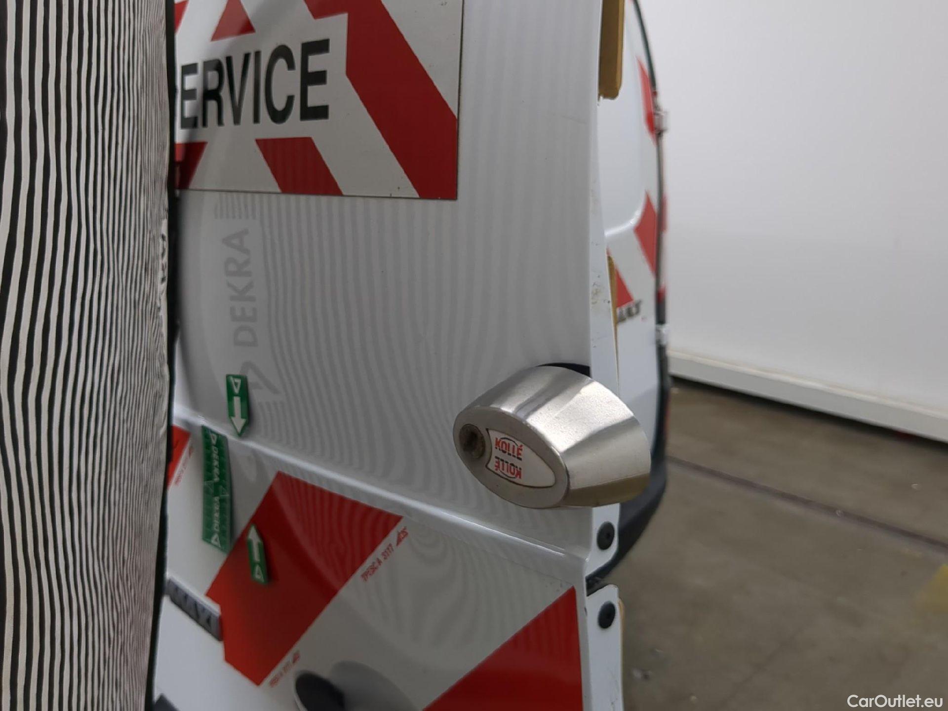  Renault  Kangoo RENAULT  Express / 2013 / 4P / Fourgonnette Gd Volume ExtraRLink - Blue dCi 95 #17