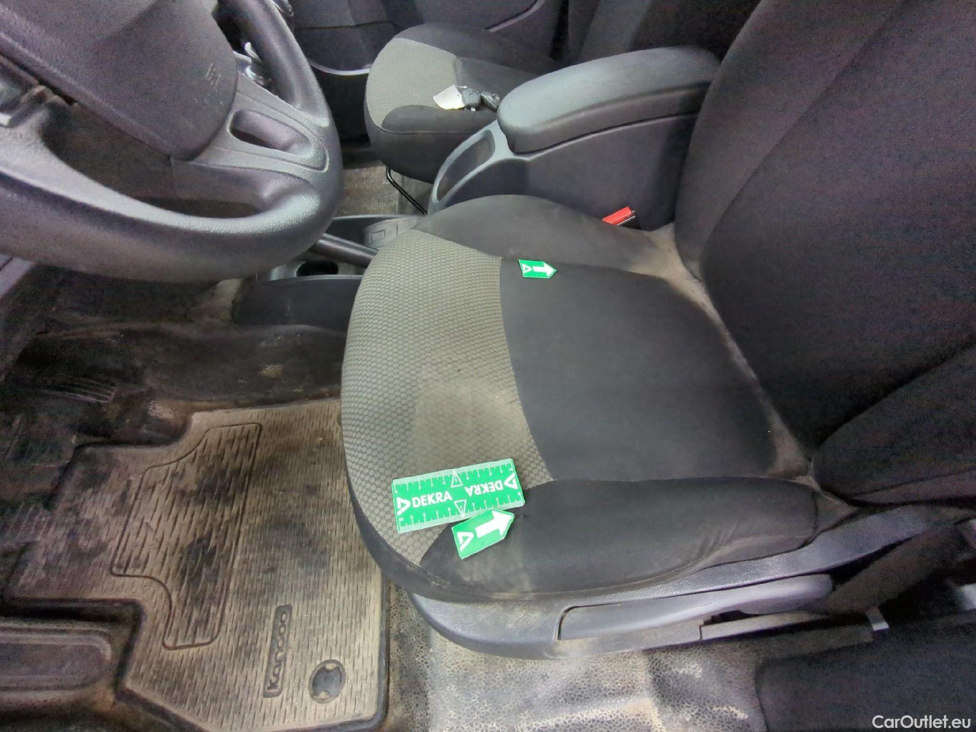  Renault  Kangoo RENAULT  Express / 2013 / 4P / Fourgonnette Gd Volume ExtraRLink - Blue dCi 95 #53