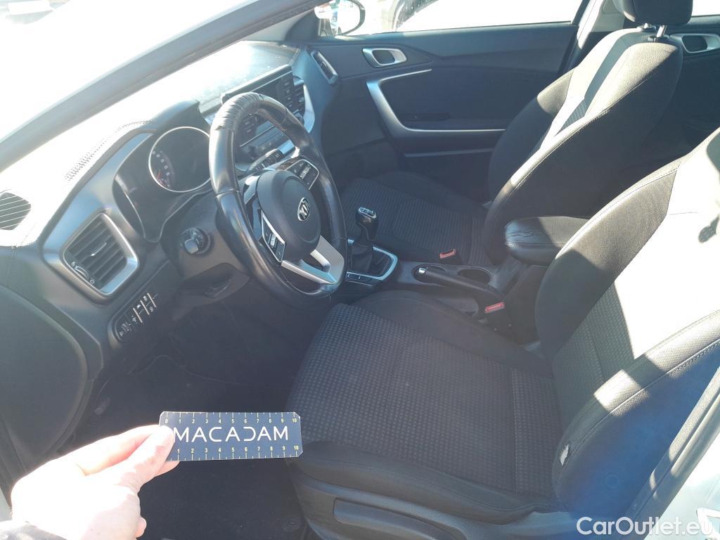  KIA  Cee'd KIA Ceed / 2018 / 5P / berlina con portón 1.0 T-GDi 88kW (120CV) Concept #40