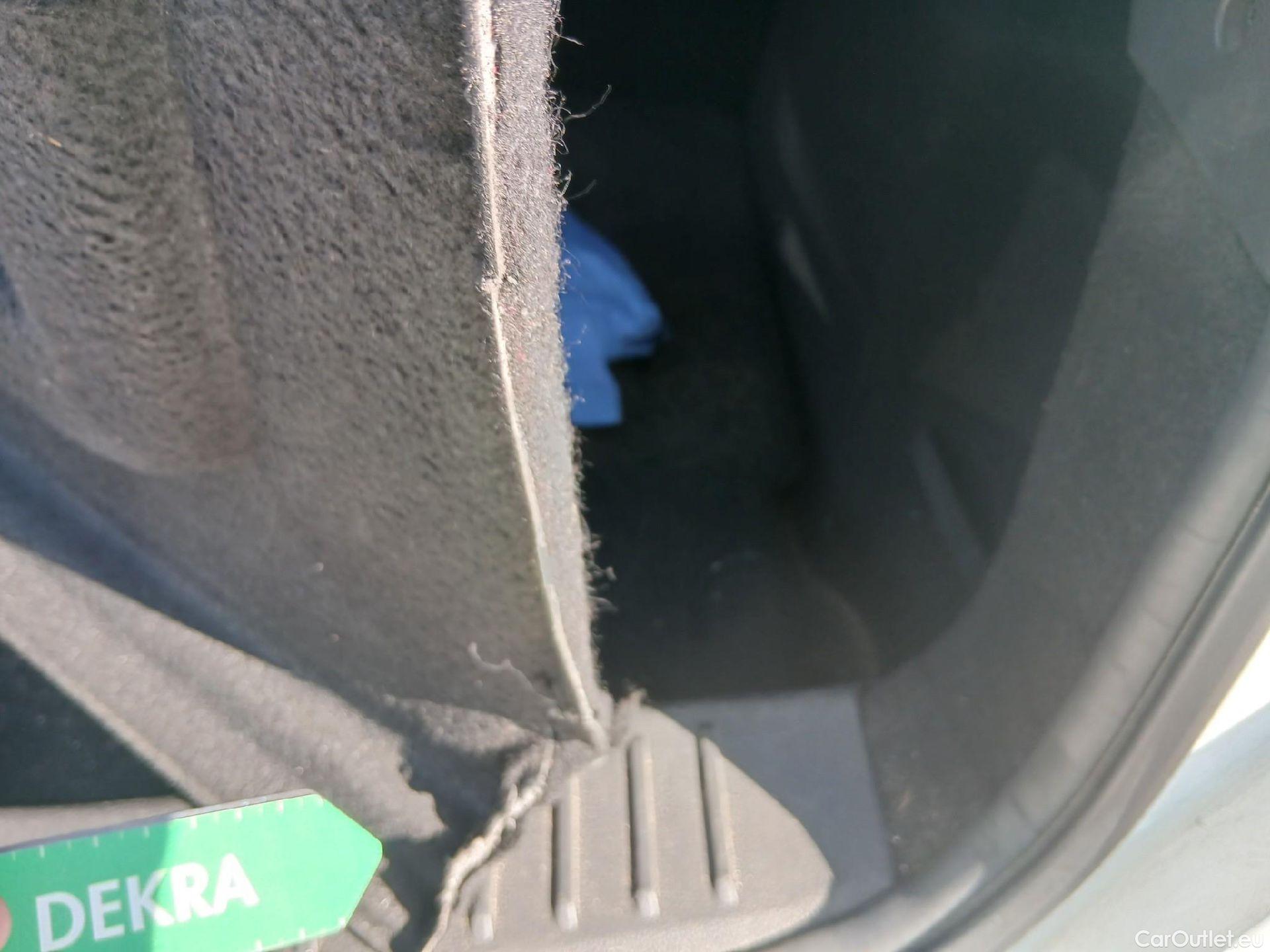  Ford  Focus FORD  5p 3G berlina con portón 1.5 TDCi E6 88kW (120CV) Trend+ #11