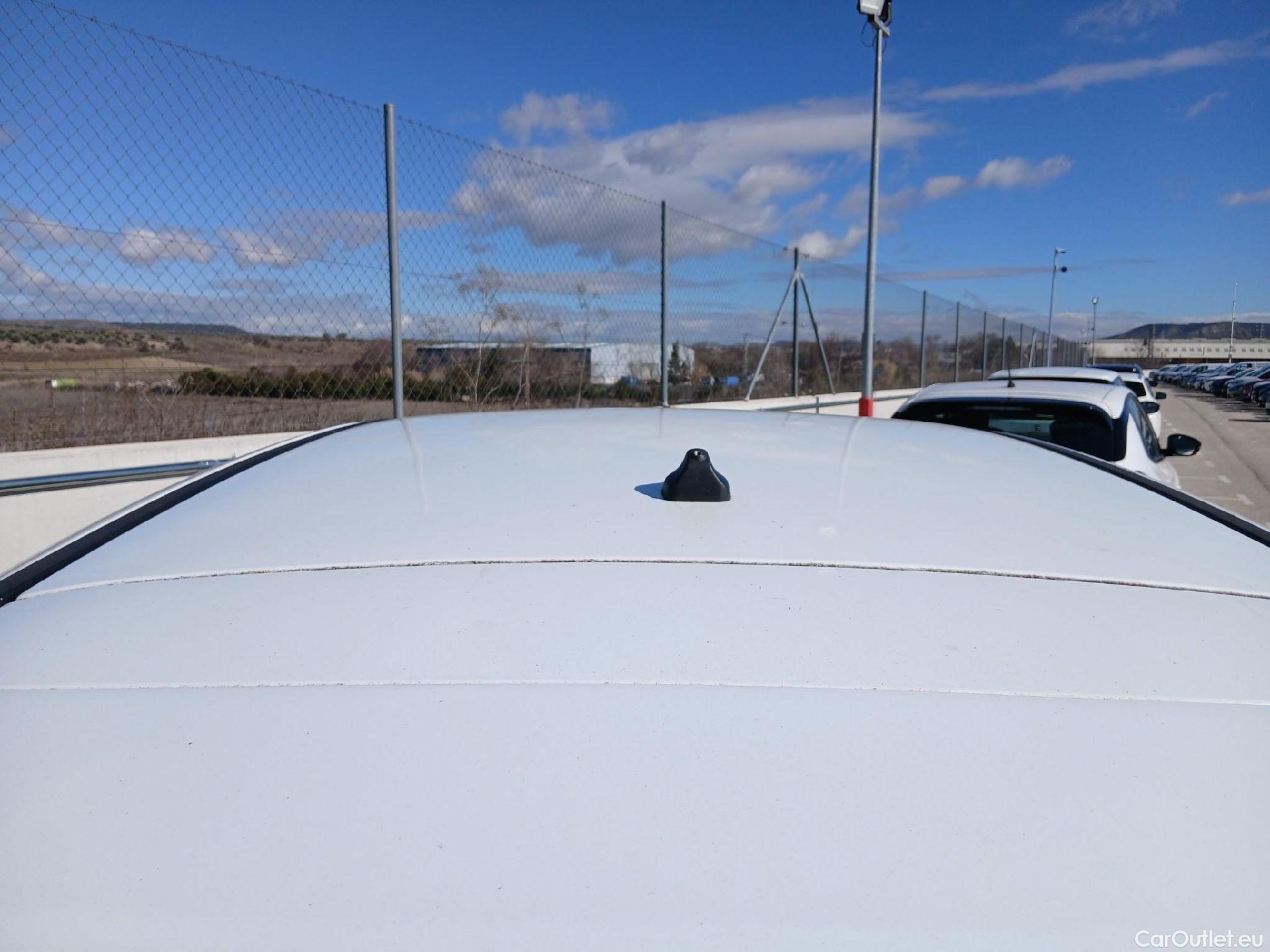  Ford  Focus FORD  5p 3G berlina con portón 1.5 TDCi E6 88kW (120CV) Trend+ #10