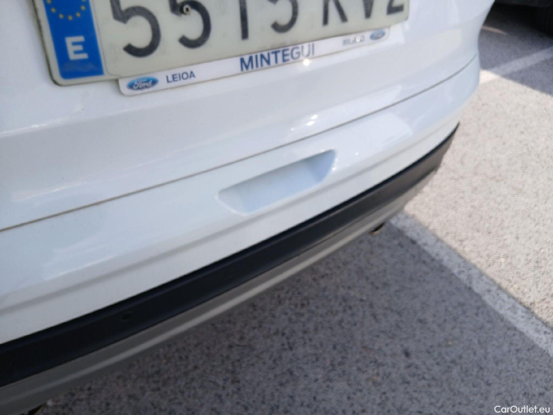  Ford  Kuga FORD  / 2016 / 5P / todoterreno 1.5 EcoBoost 88kW 4x2 Trend+ (CX) #28