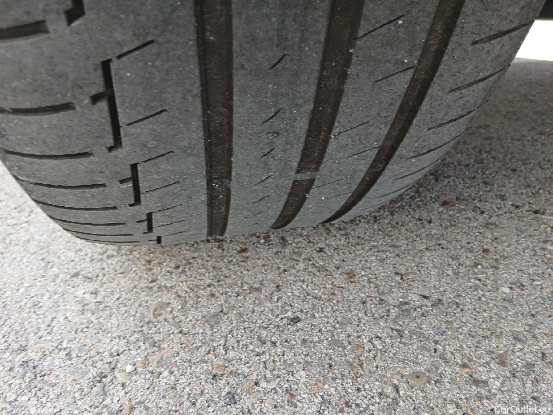  Mercedes  G-Klasee MERCEDES-BENZ GLE / 2018 / 5P / todoterreno GLE 350 de 4MATIC (Híbrido Enchufable) #43