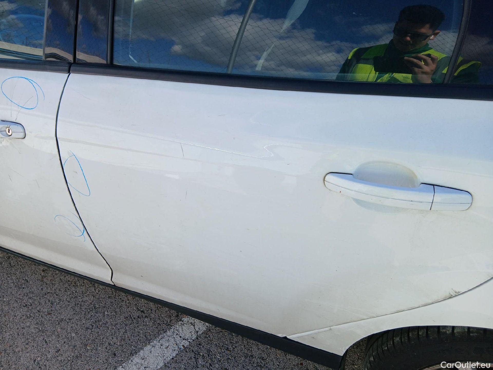  Ford  Focus FORD  5p 3G berlina con portón 1.5 TDCi E6 88kW (120CV) Trend+ #33