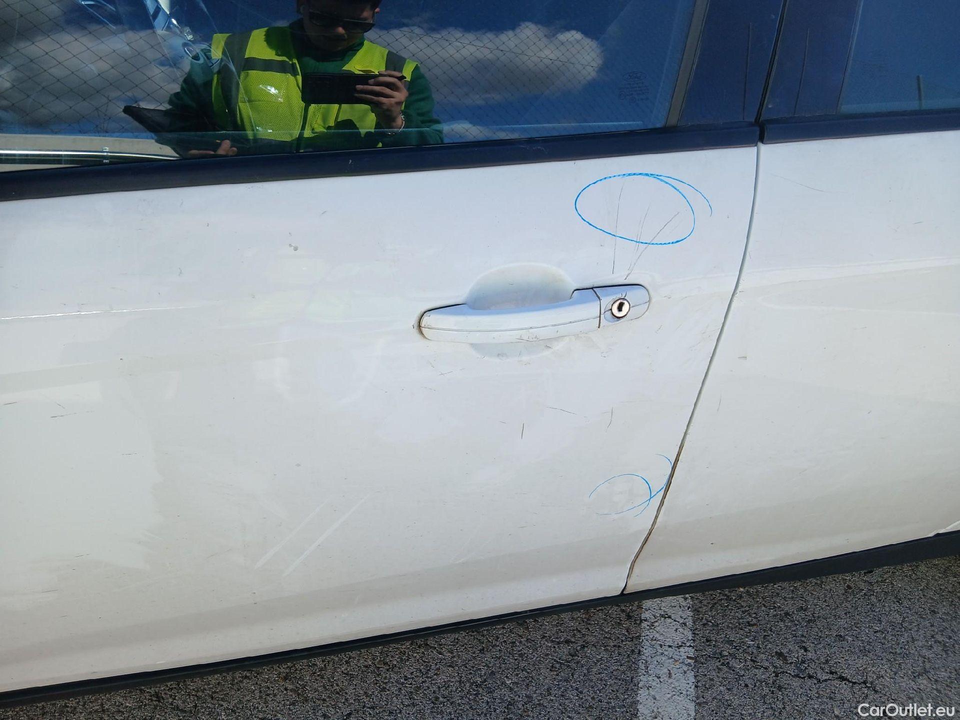  Ford  Focus FORD  5p 3G berlina con portón 1.5 TDCi E6 88kW (120CV) Trend+ #28