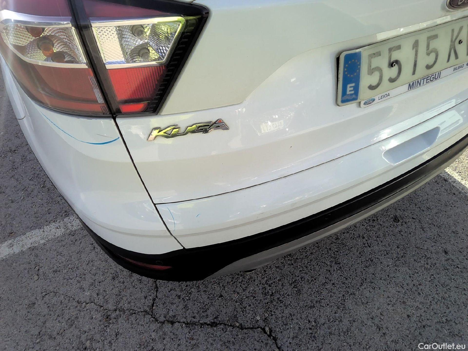  Ford  Kuga FORD  / 2016 / 5P / todoterreno 1.5 EcoBoost 88kW 4x2 Trend+ (CX) #27