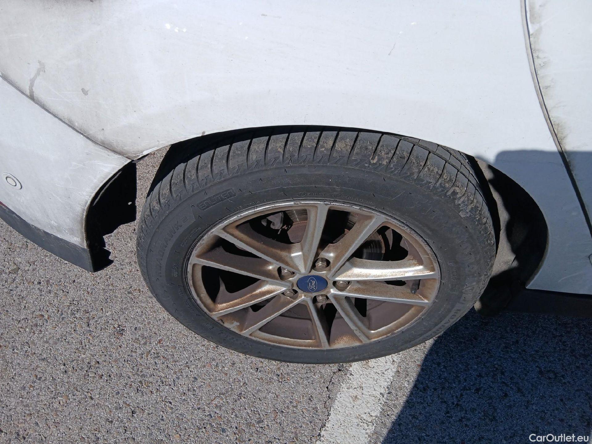  Ford  Focus FORD  5p 3G berlina con portón 1.5 TDCi E6 88kW (120CV) Trend+ #15