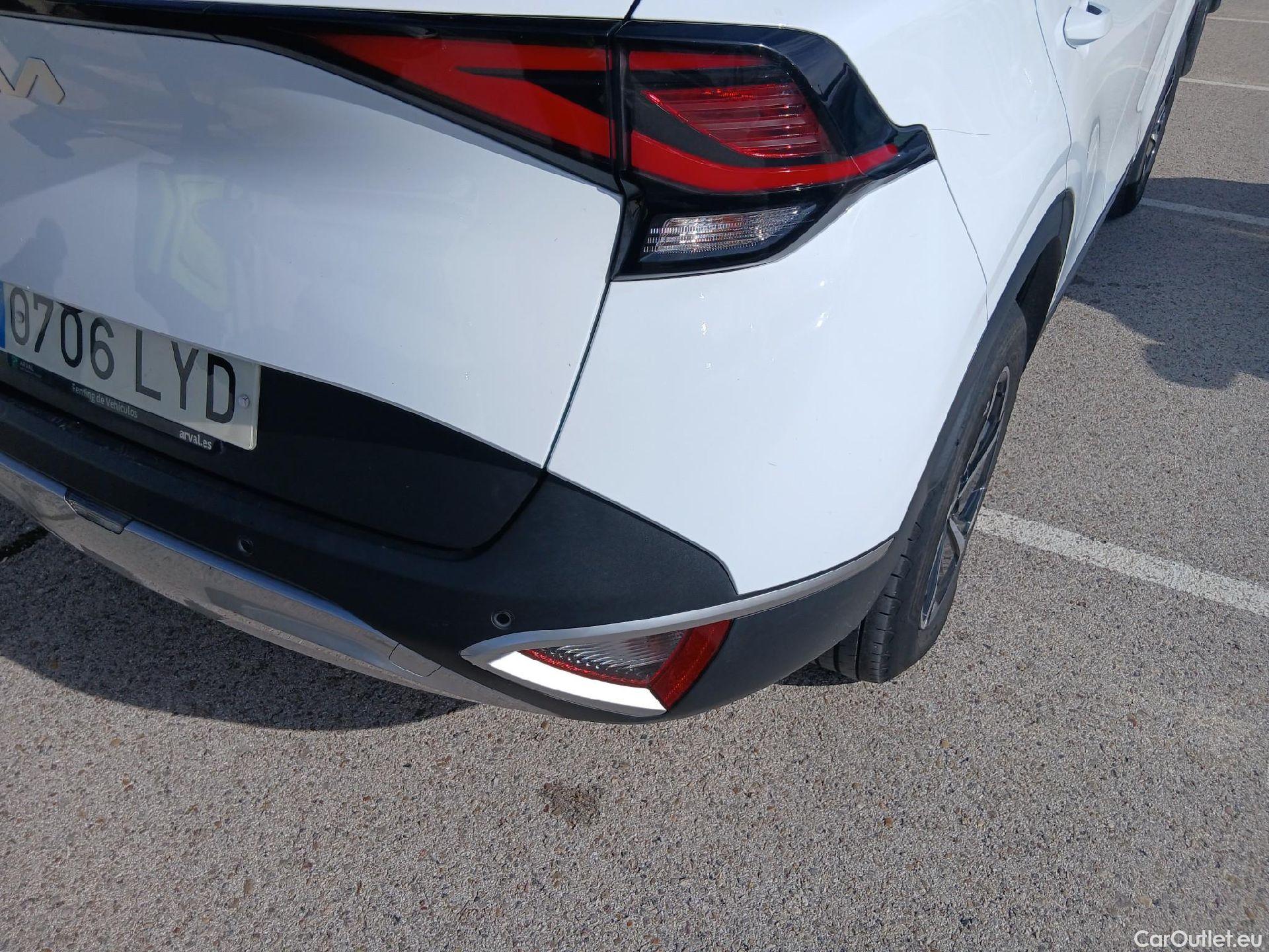  KIA  Sportage KIA  / 2022 / 5P / todoterreno 1.6 T-GDi 110kW (150CV) Drive 4x2 (AC2) #19