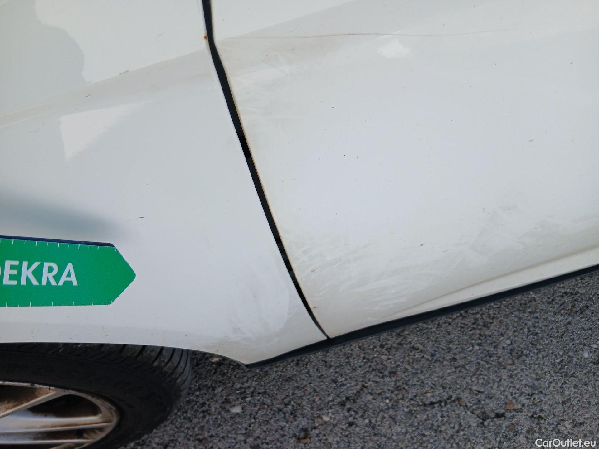  Ford  Focus FORD  5p 3G berlina con portón 1.5 TDCi E6 88kW (120CV) Trend+ #24