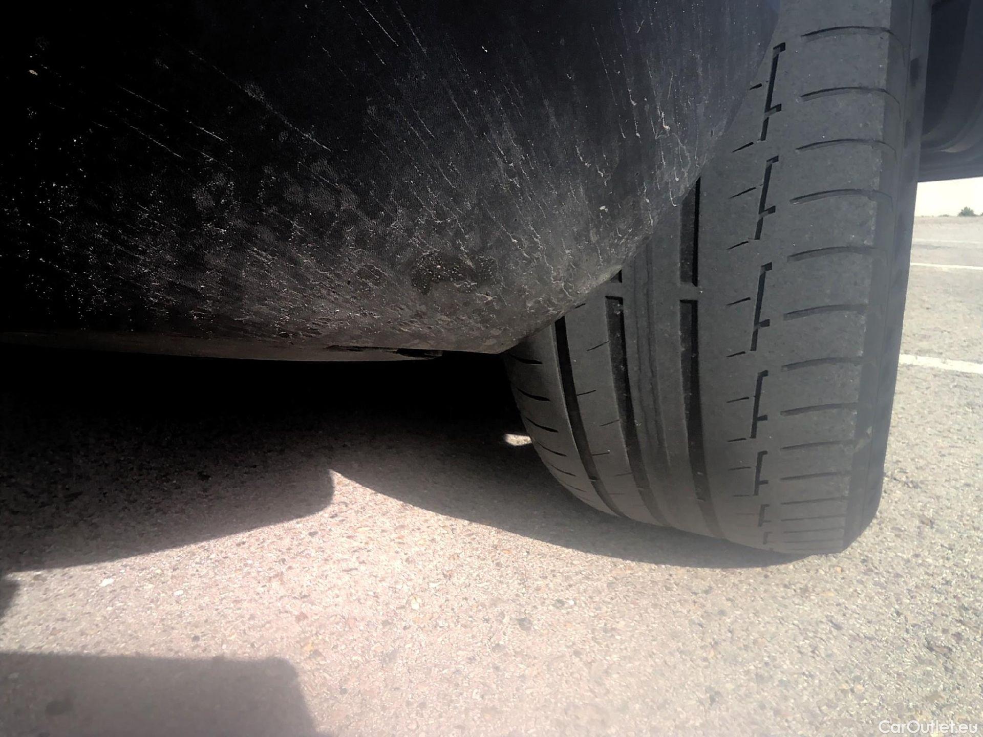  Mercedes  G-Klasee MERCEDES-BENZ GLE / 2018 / 5P / todoterreno GLE 350 de 4MATIC (Híbrido Enchufable) #79