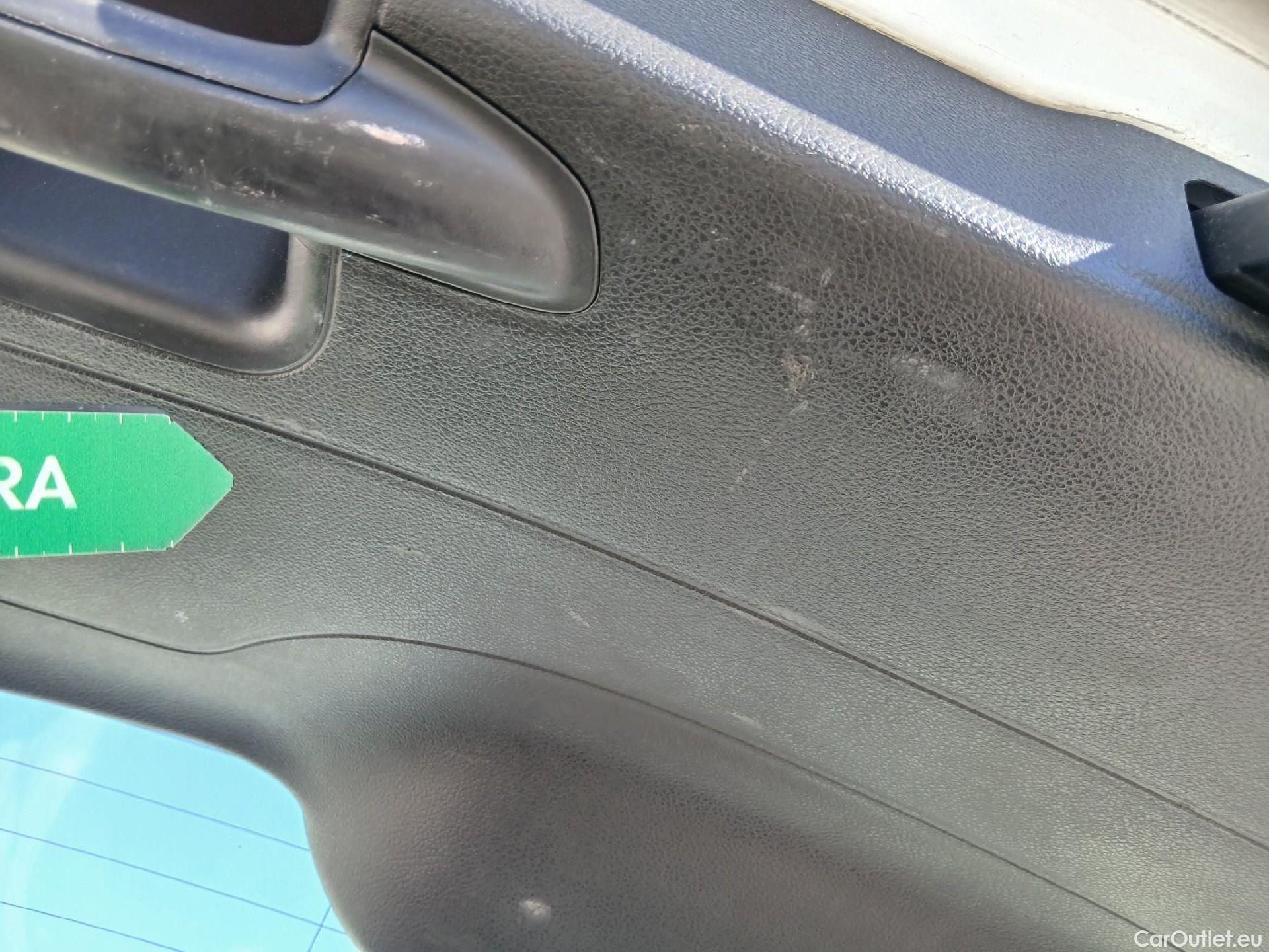  Ford  Focus FORD  5p 3G berlina con portón 1.5 TDCi E6 88kW (120CV) Trend+ #14