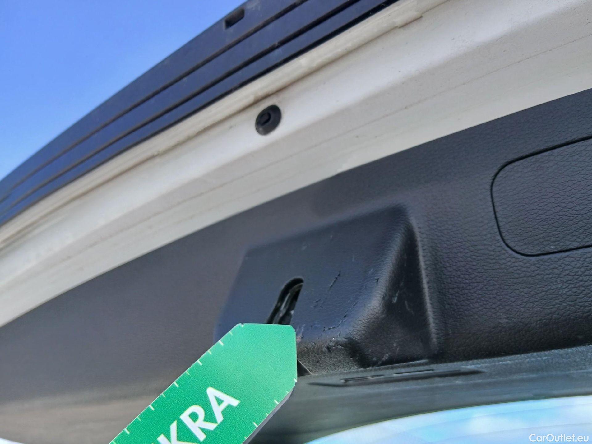  KIA  Sportage KIA  / 2022 / 5P / todoterreno 1.6 T-GDi 110kW (150CV) Drive 4x2 (AC2) #28