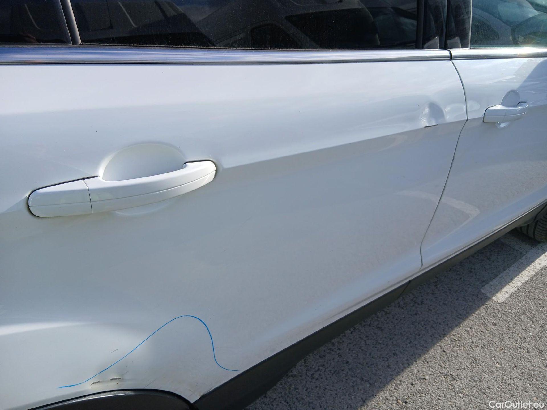  Ford  Kuga FORD  / 2016 / 5P / todoterreno 1.5 EcoBoost 88kW 4x2 Trend+ (CX) #39