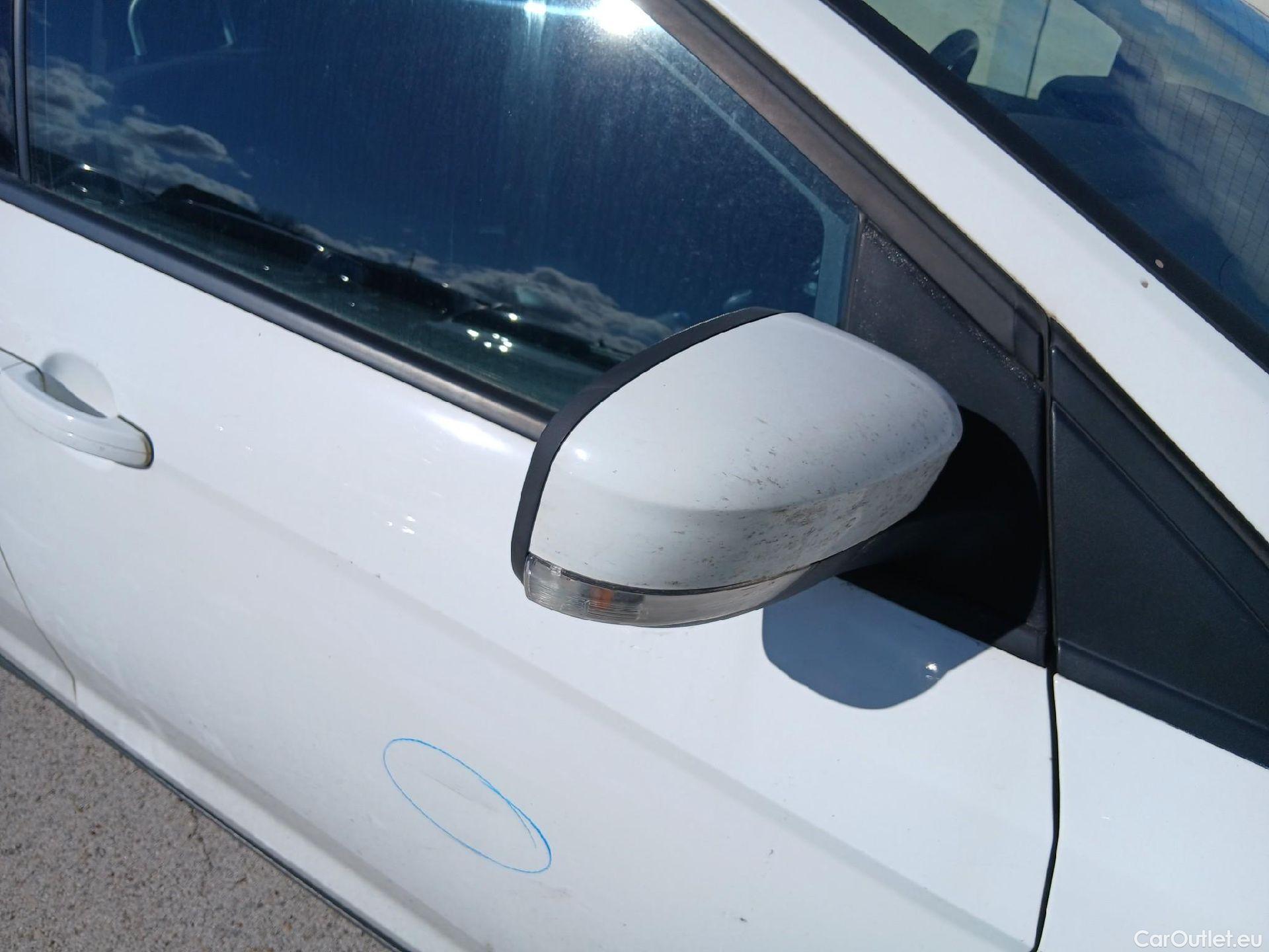  Ford  Focus FORD  5p 3G berlina con portón 1.5 TDCi E6 88kW (120CV) Trend+ #42