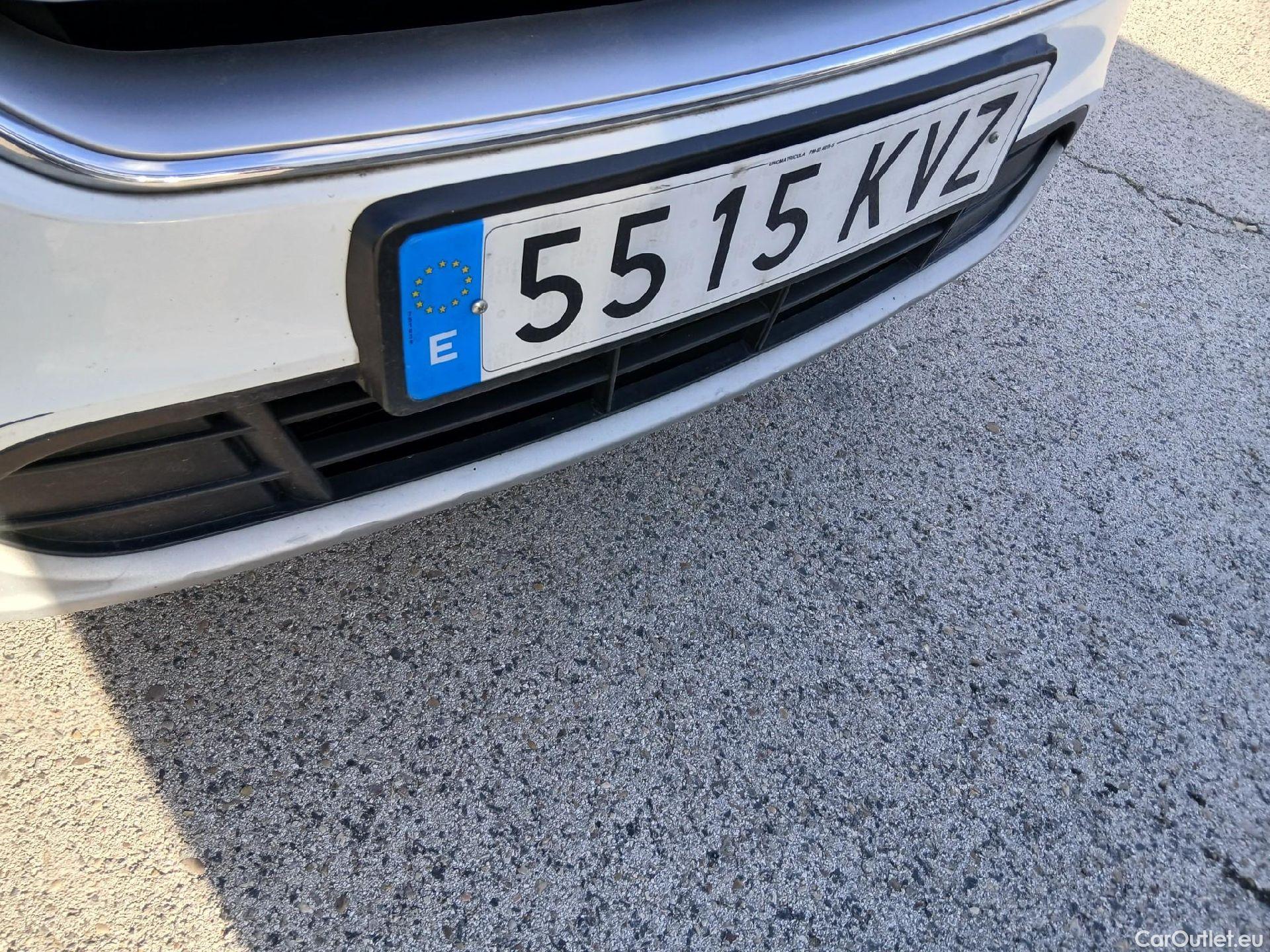  Ford  Kuga FORD  / 2016 / 5P / todoterreno 1.5 EcoBoost 88kW 4x2 Trend+ (CX) #11