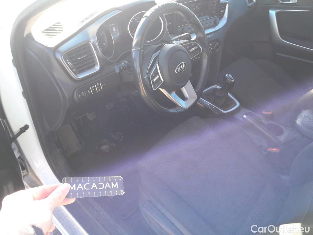  KIA  Cee'd KIA Ceed / 2018 / 5P / berlina con portón 1.0 T-GDi 88kW (120CV) Concept #15