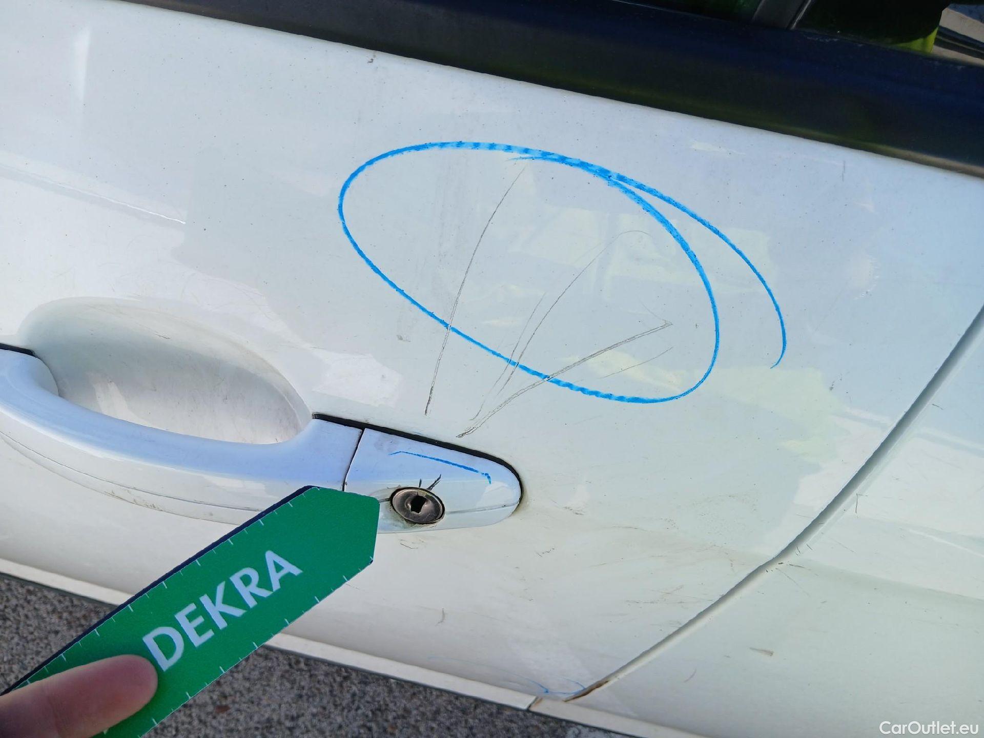  Ford  Focus FORD  5p 3G berlina con portón 1.5 TDCi E6 88kW (120CV) Trend+ #31