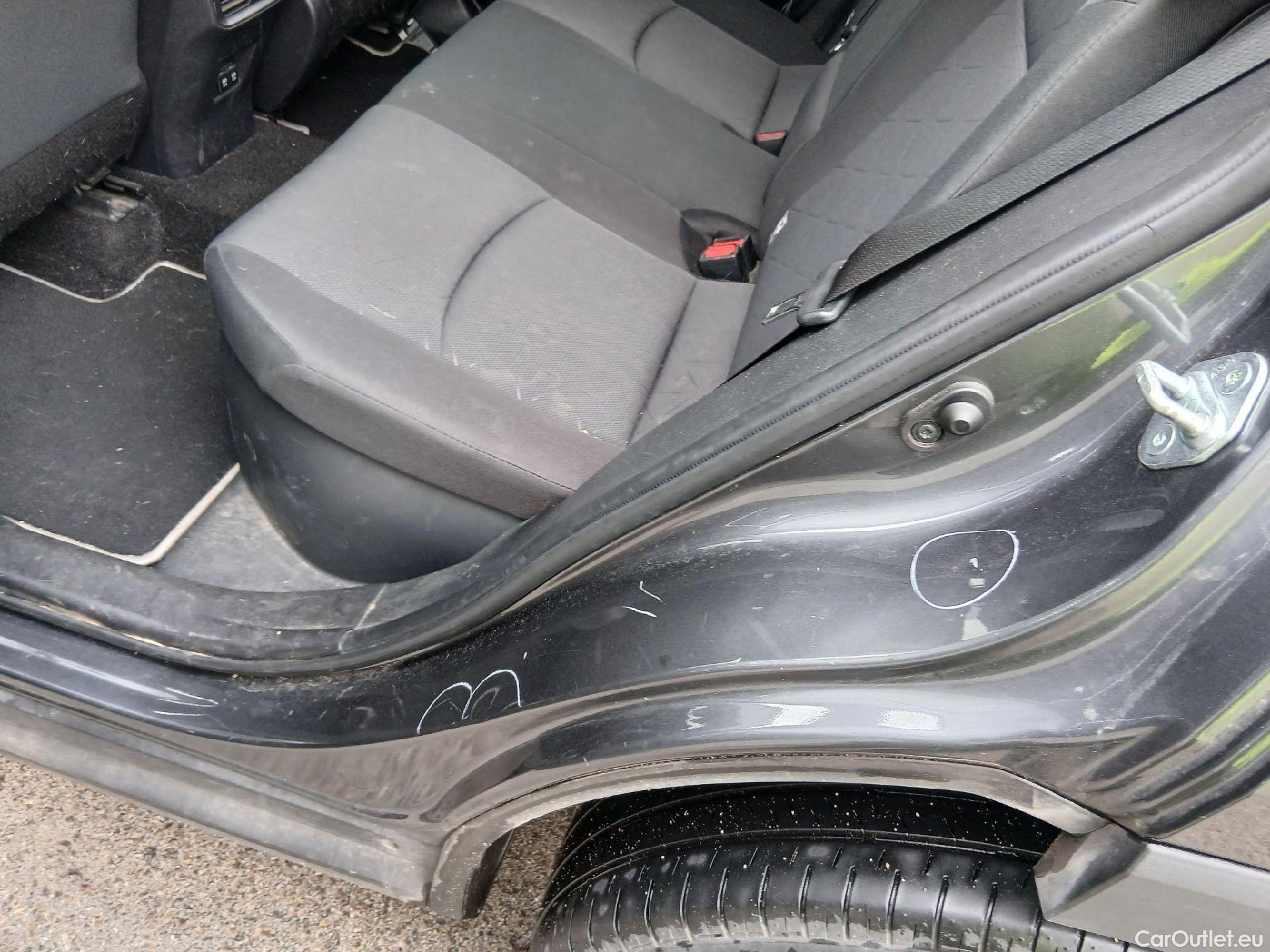  Toyota  RAV4 TOYOTA  / 2018 / 5P / todoterreno 2.5l 220H Advance #19