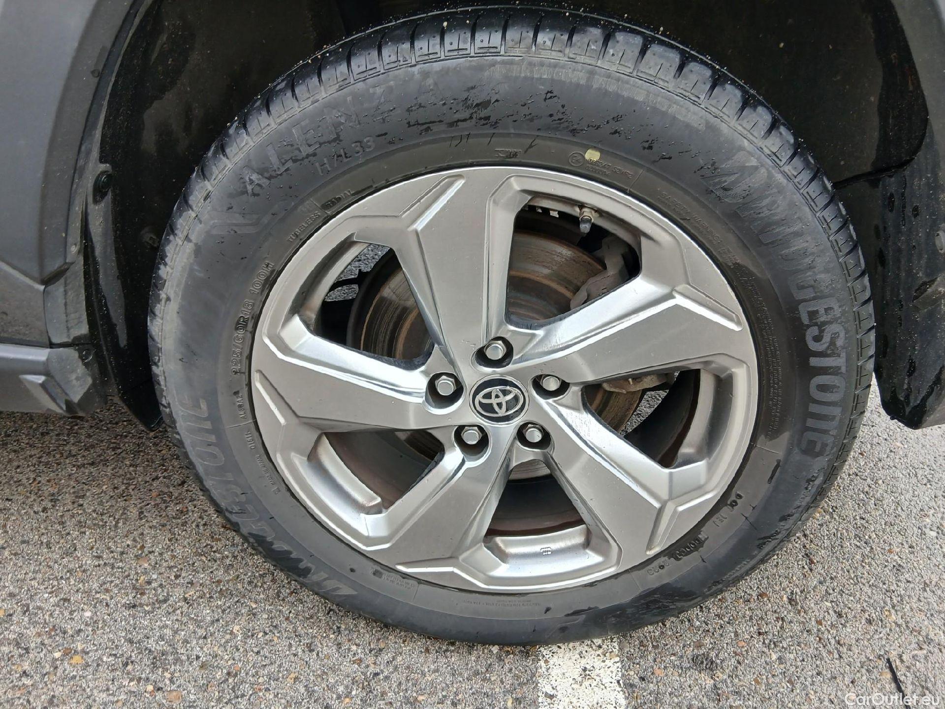  Toyota  RAV4 TOYOTA  / 2018 / 5P / todoterreno 2.5l 220H Advance #21