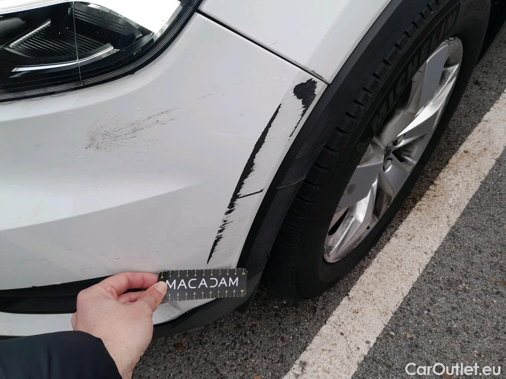  Volvo  XC 40 VOLVO XC40 / 2017 / 5P / todoterreno 2.0 D4 AWD Momentum Auto #21