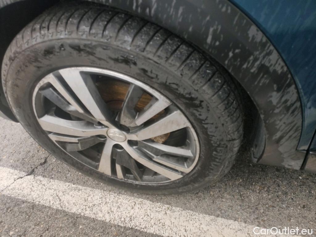  Peugeot  3008 PEUGEOT  / 2020 / 5P / todoterreno 1.5 BlueHDi 96kW (130CV) S&S Allure #1