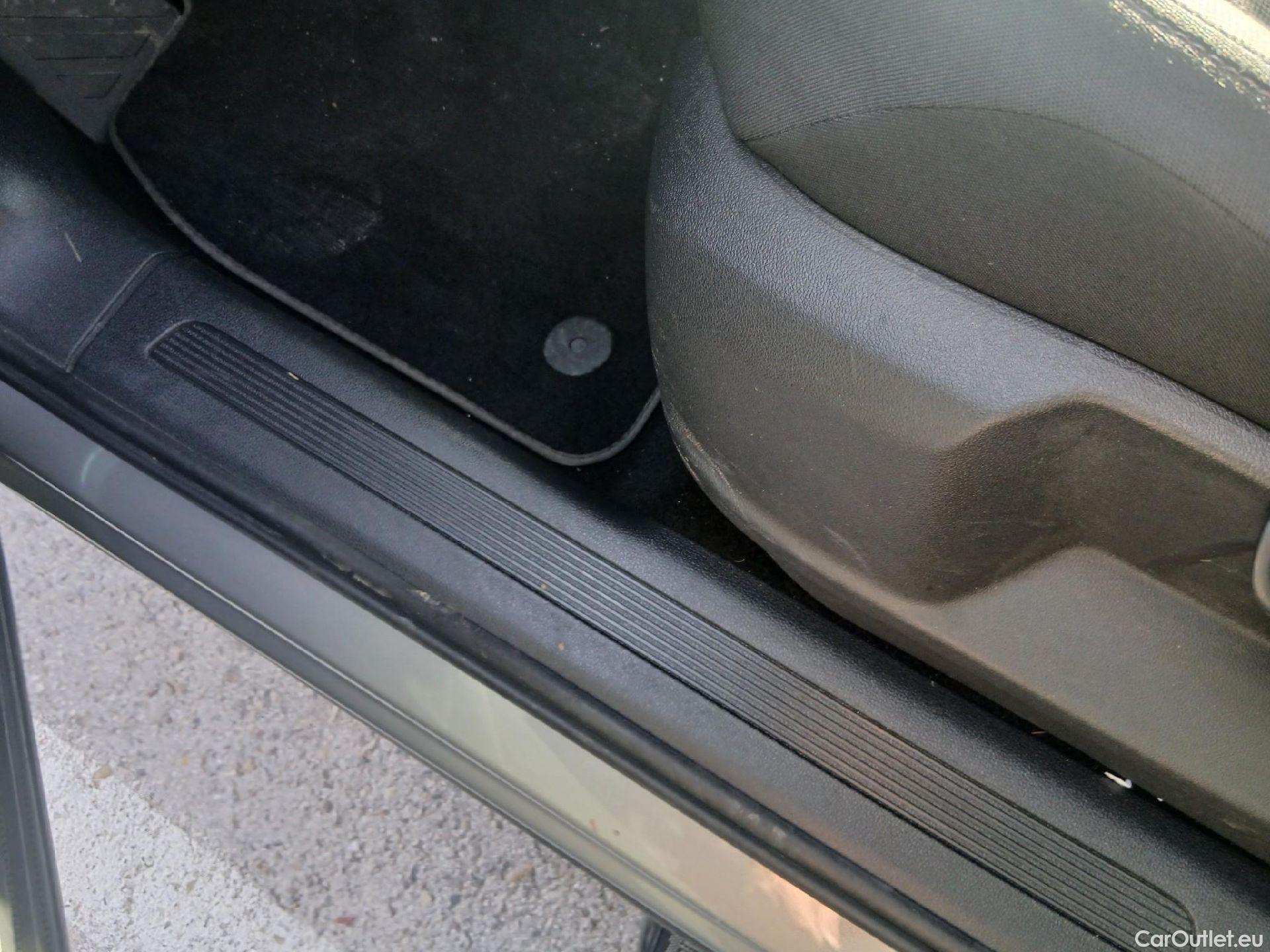  Volkswagen  Tiguan VOLKSWAGEN  / 2016 / 5P / todoterreno Advance 2.0 TDI 110kW (150CV) DSG #33