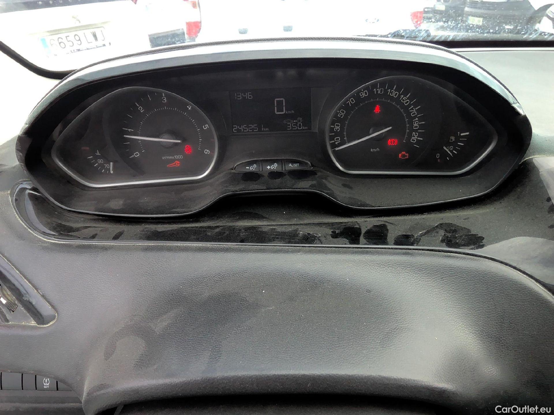  Peugeot  208 PEUGEOT  5p 1G berlina con portón 5P ACCESS 1.6 BlueHDi 55KW (75CV) #2