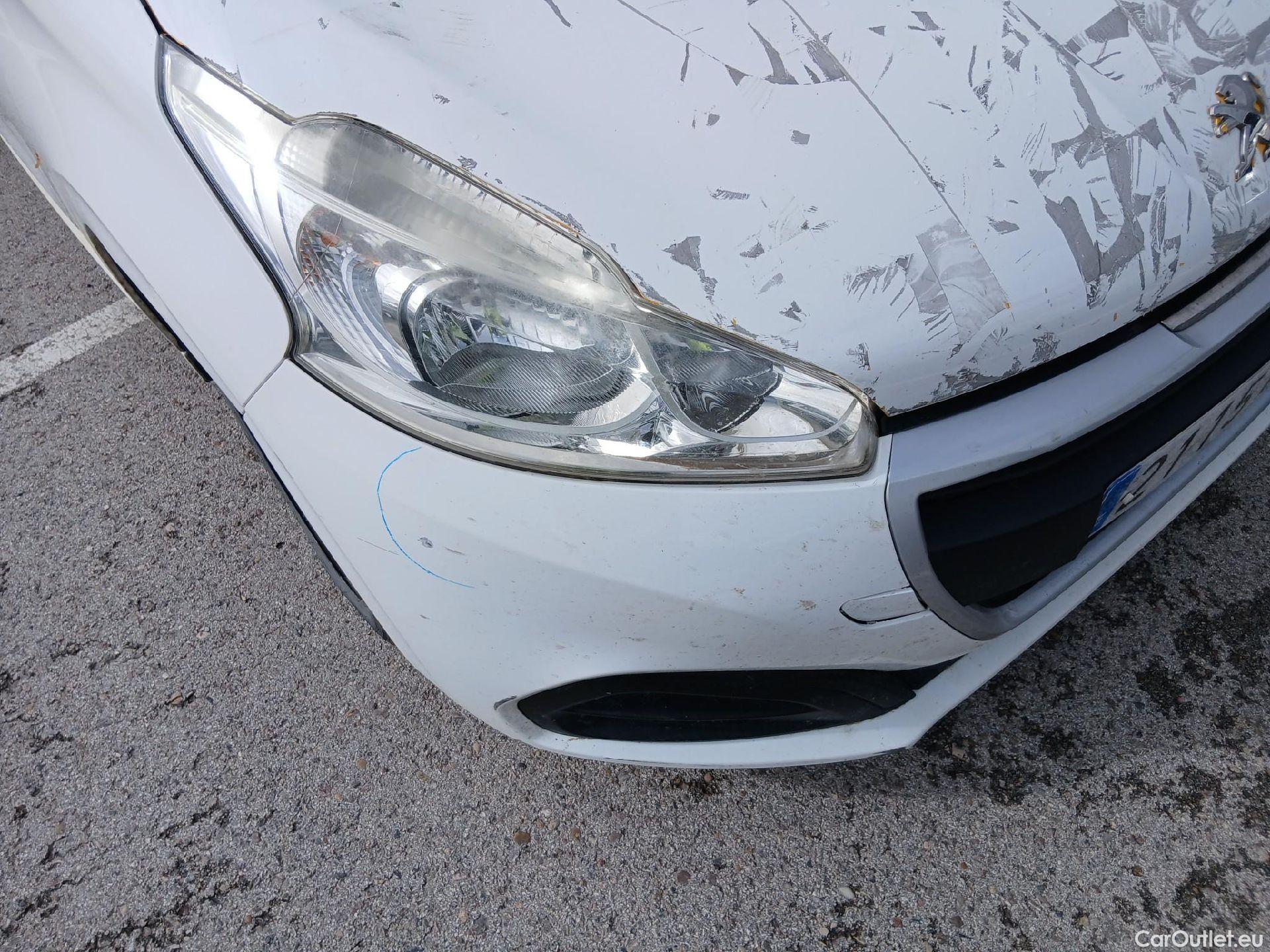  Peugeot  208 PEUGEOT  5p 1G berlina con portón 5P ACCESS 1.6 BlueHDi 55KW (75CV) #23