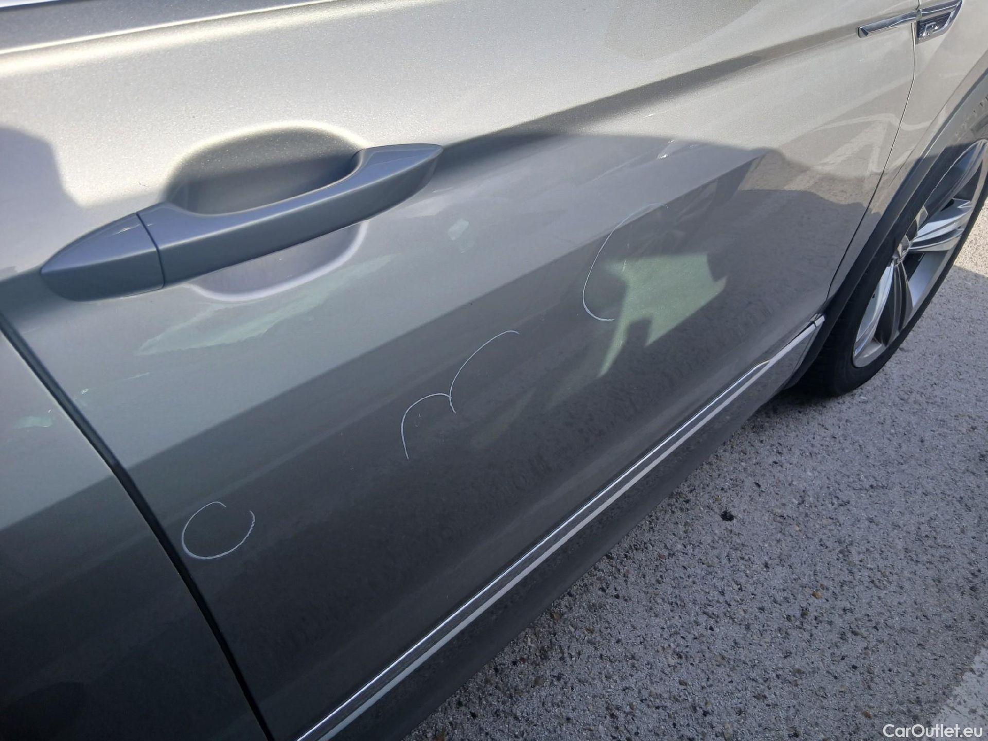  Volkswagen  Tiguan VOLKSWAGEN  / 2016 / 5P / todoterreno Advance 2.0 TDI 110kW (150CV) DSG #27