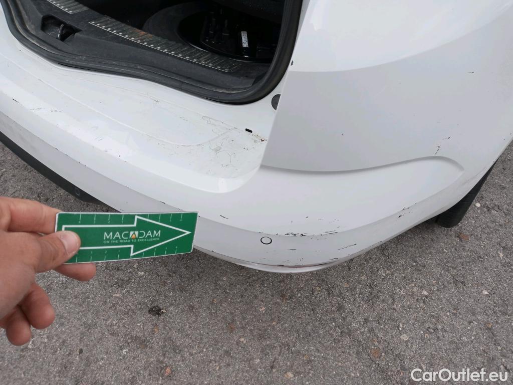  Renault  Megane RENAULT Mégane / 2015 / 5P / familiar Sp. Tourer Zen En. dCi 81kW (110CV) #24