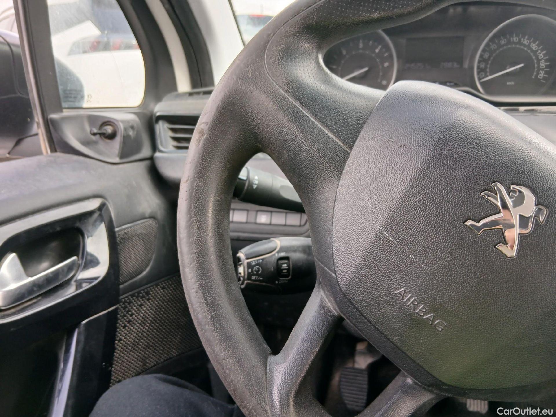  Peugeot  208 PEUGEOT  5p 1G berlina con portón 5P ACCESS 1.6 BlueHDi 55KW (75CV) #6