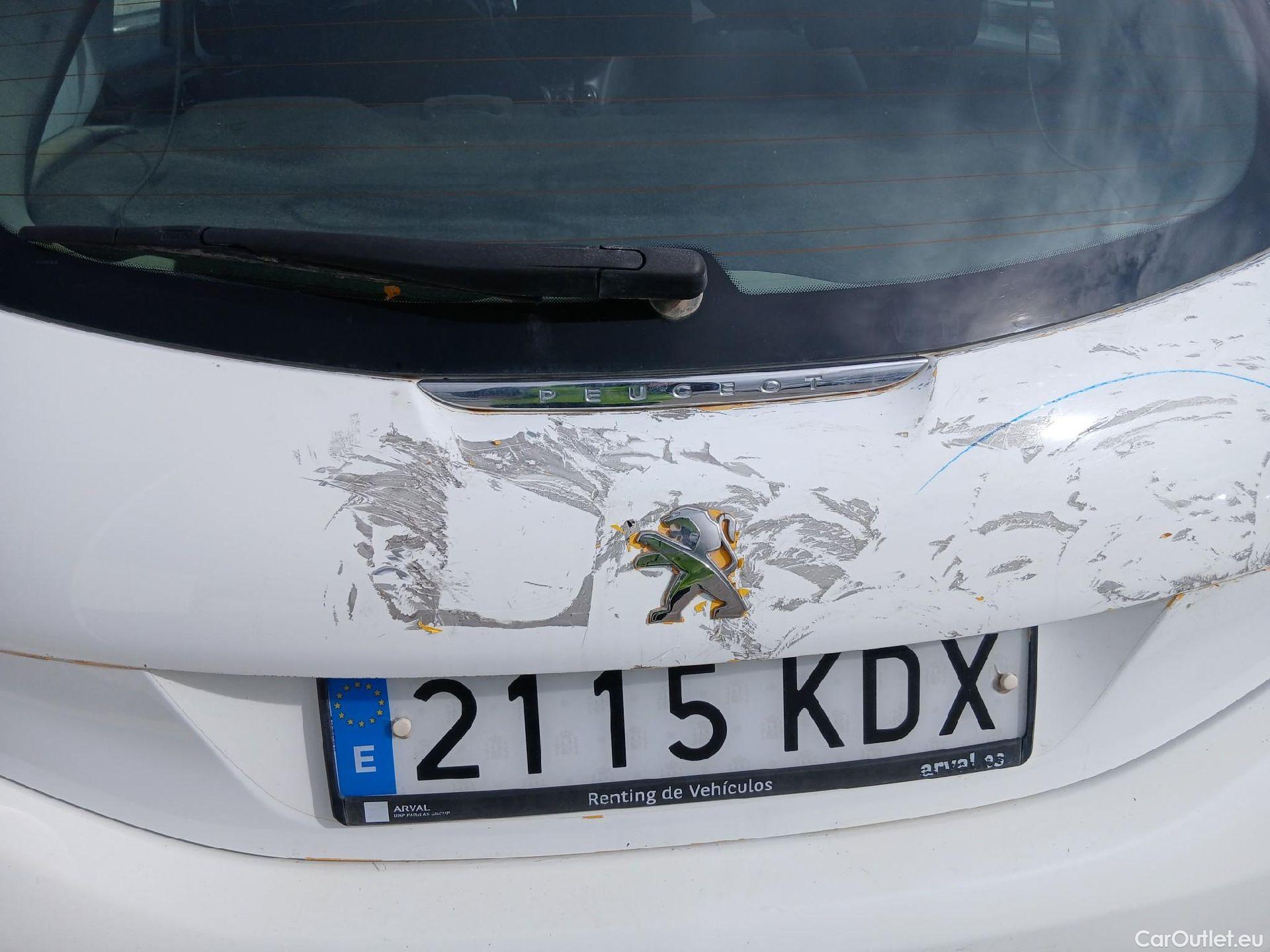  Peugeot  208 PEUGEOT  5p 1G berlina con portón 5P ACCESS 1.6 BlueHDi 55KW (75CV) #37