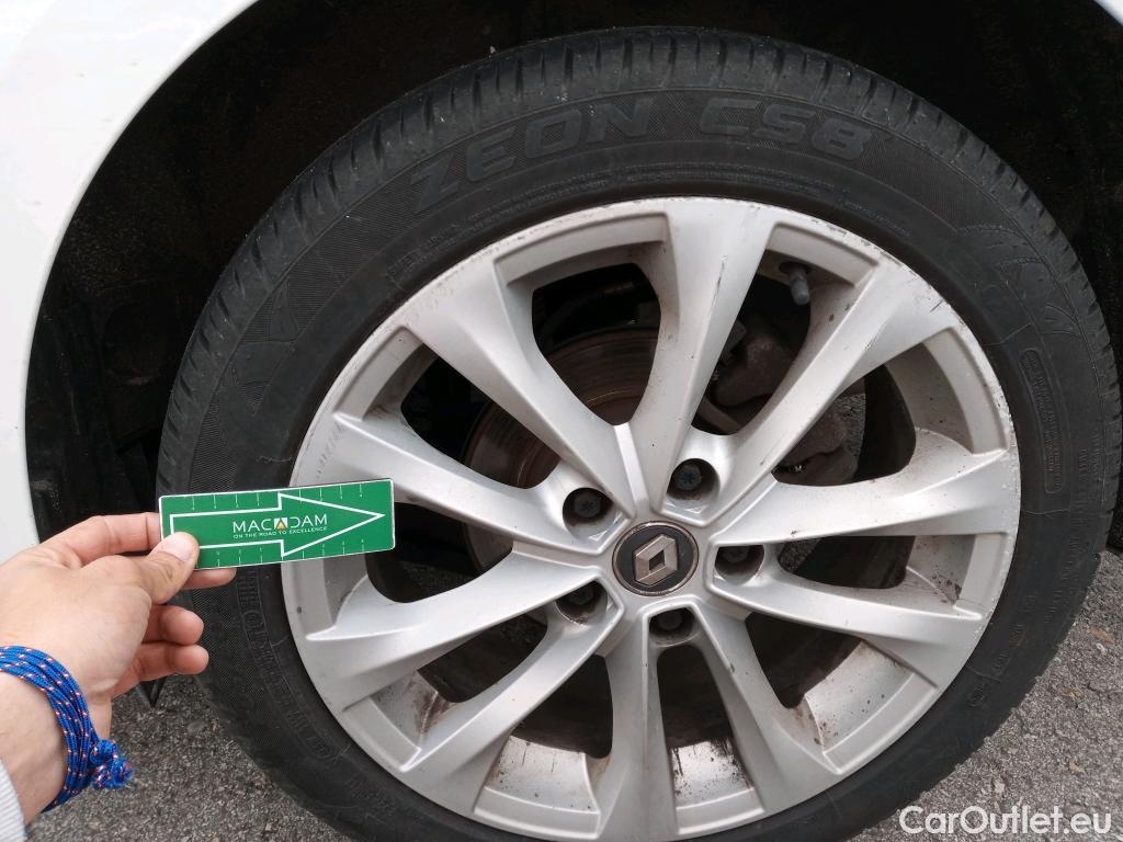  Renault  Megane RENAULT Mégane / 2015 / 5P / familiar Sp. Tourer Zen En. dCi 81kW (110CV) #12