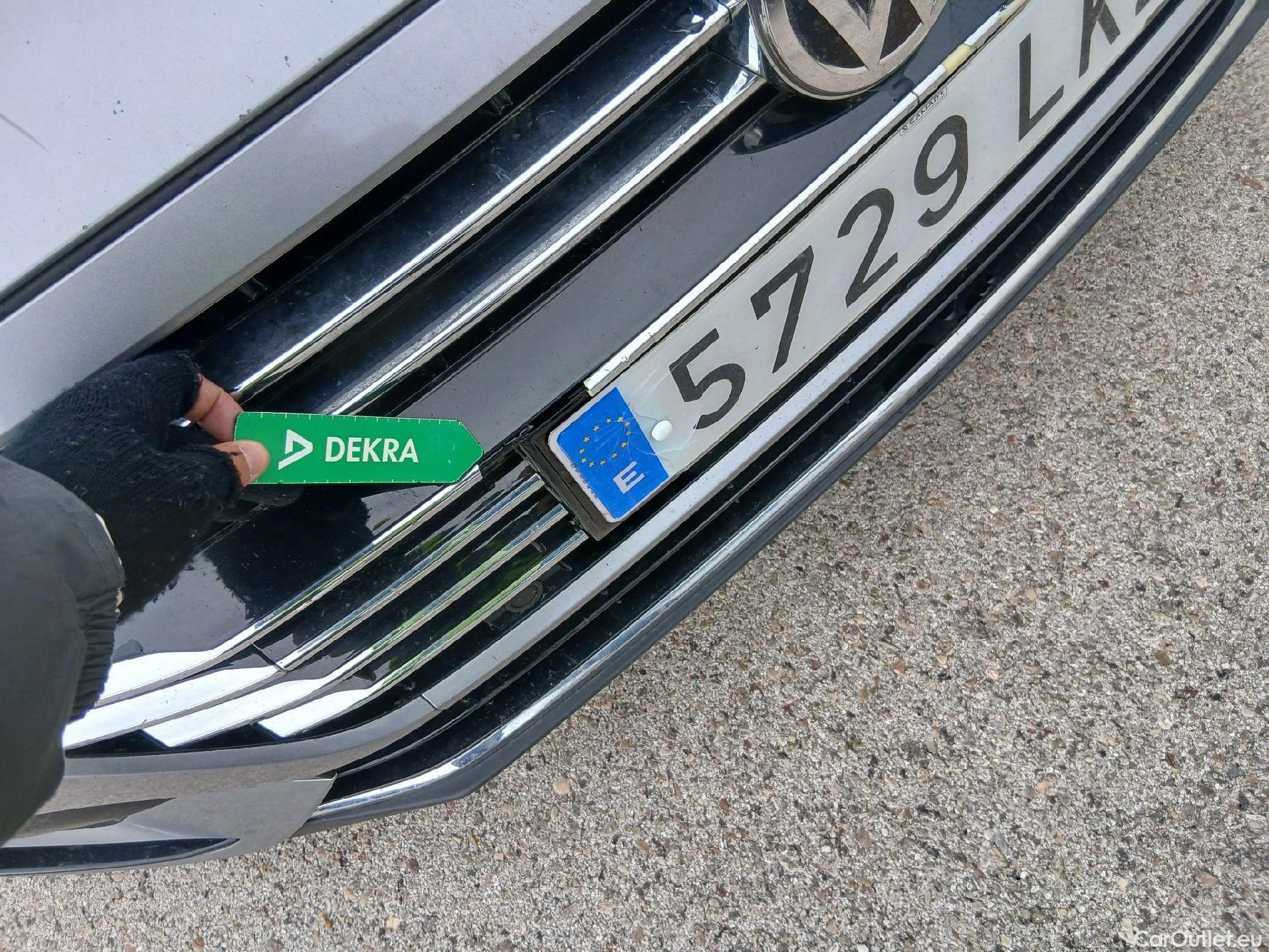  Volkswagen  Arteon VOLKSWAGEN  / 2017 / 5P / berlina con portón R-Line 2.0 TDI 110kW (150CV) DSG #6