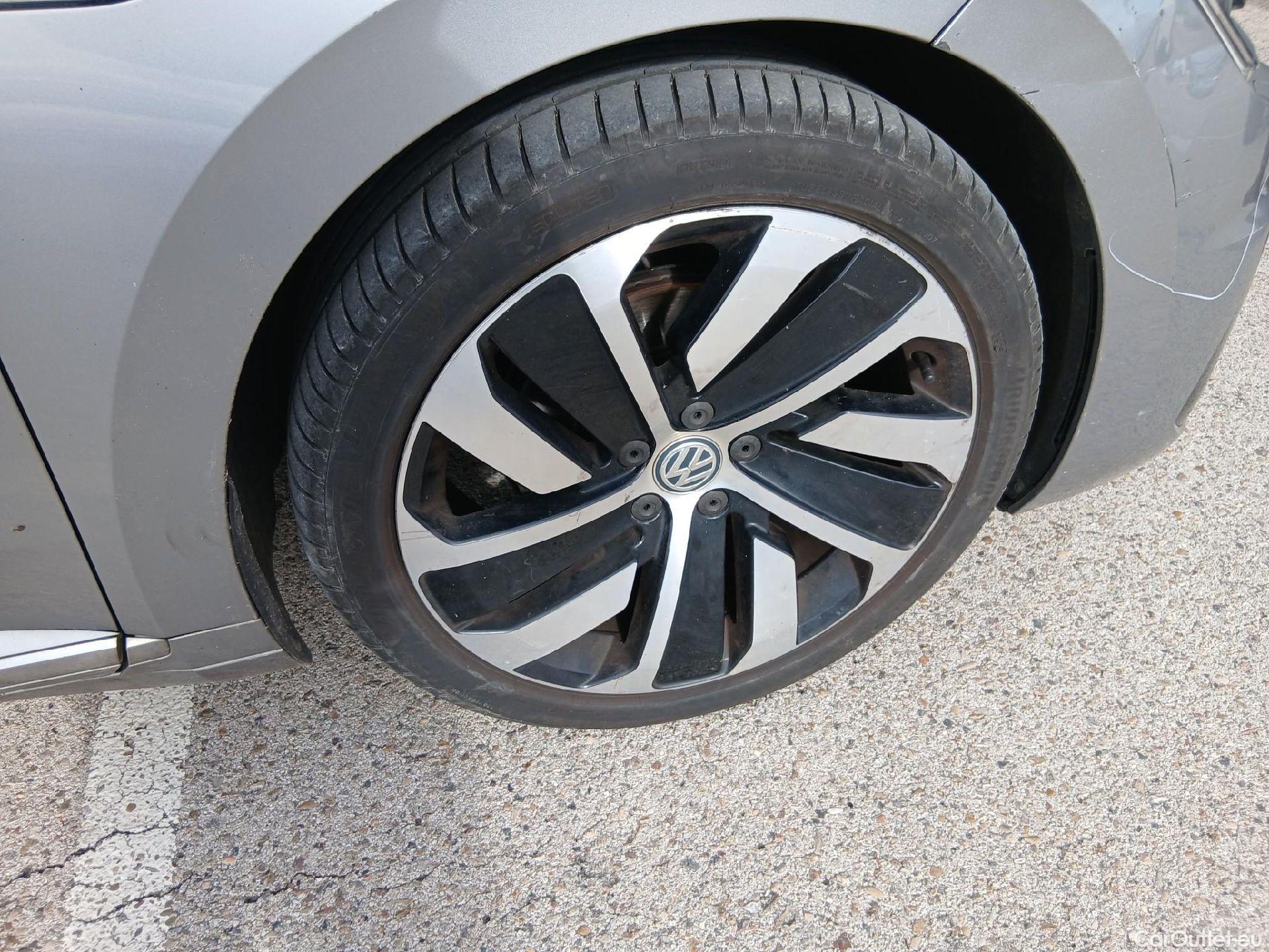  Volkswagen  Arteon VOLKSWAGEN  / 2017 / 5P / berlina con portón R-Line 2.0 TDI 110kW (150CV) DSG #25