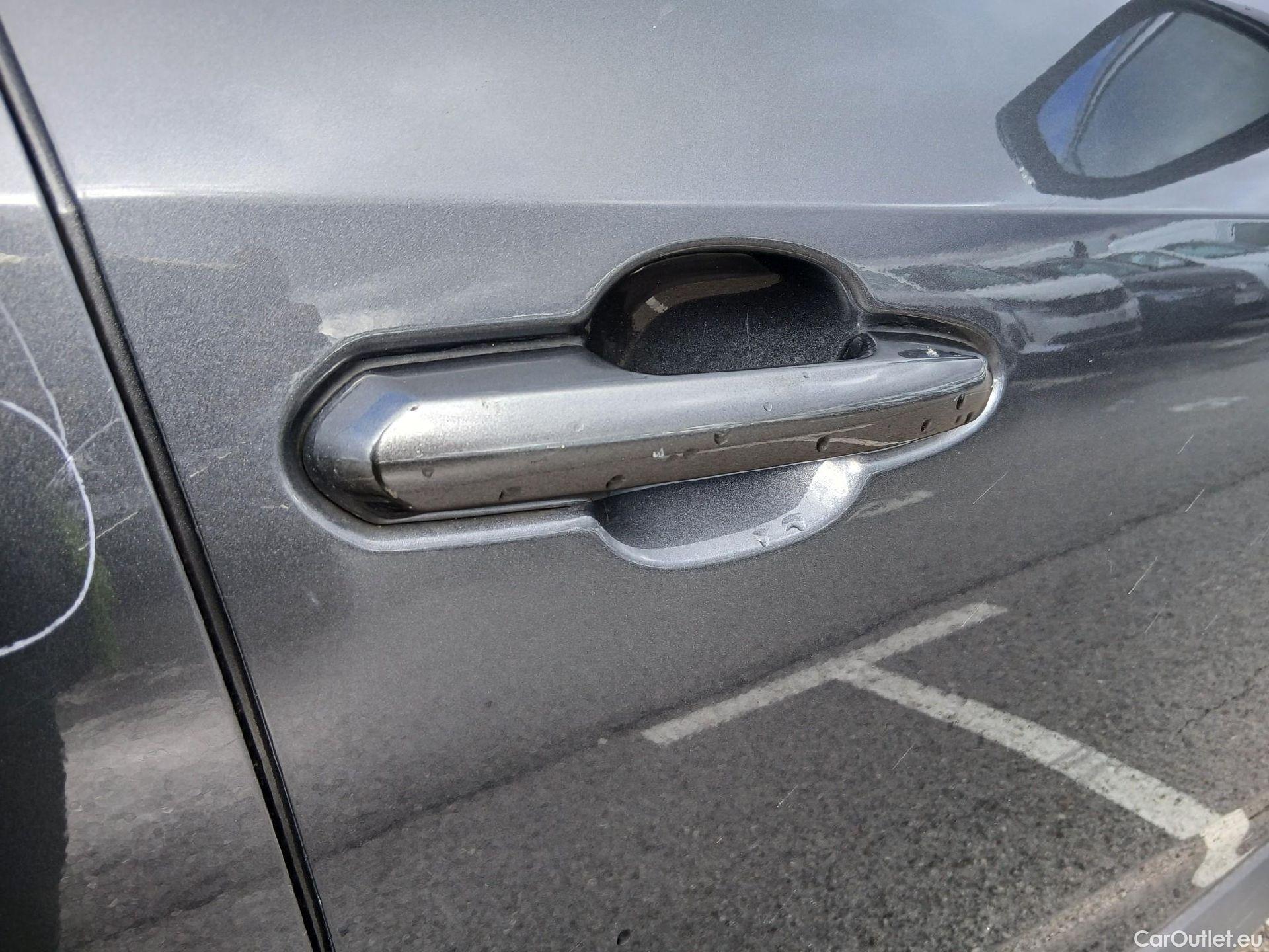  Toyota  RAV4 TOYOTA  / 2018 / 5P / todoterreno 2.5l 220H Advance #44