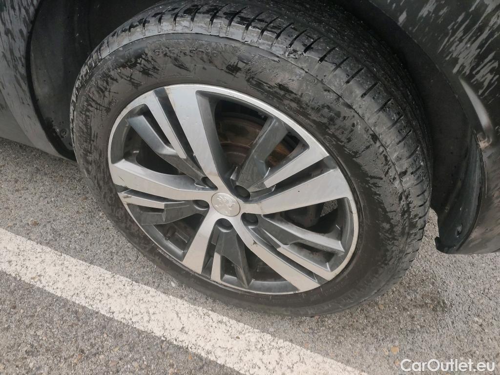  Peugeot  3008 PEUGEOT  / 2020 / 5P / todoterreno 1.5 BlueHDi 96kW (130CV) S&S Allure #3