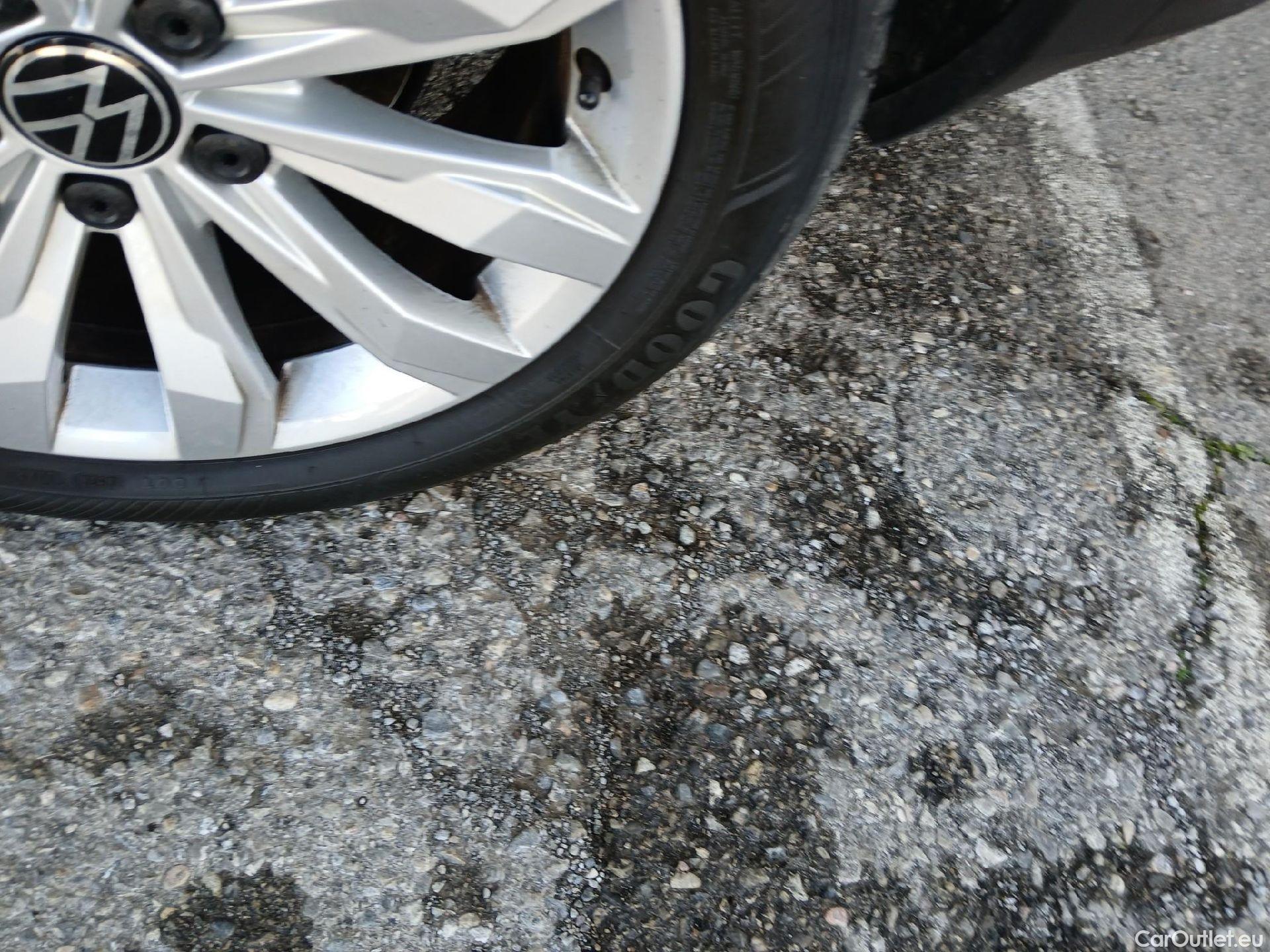  Volkswagen  T-ROC VOLKSWAGEN  / 2017 / 5P / todoterreno Advance 2.0 TDI 110kW (150CV) DSG (AC2) #17