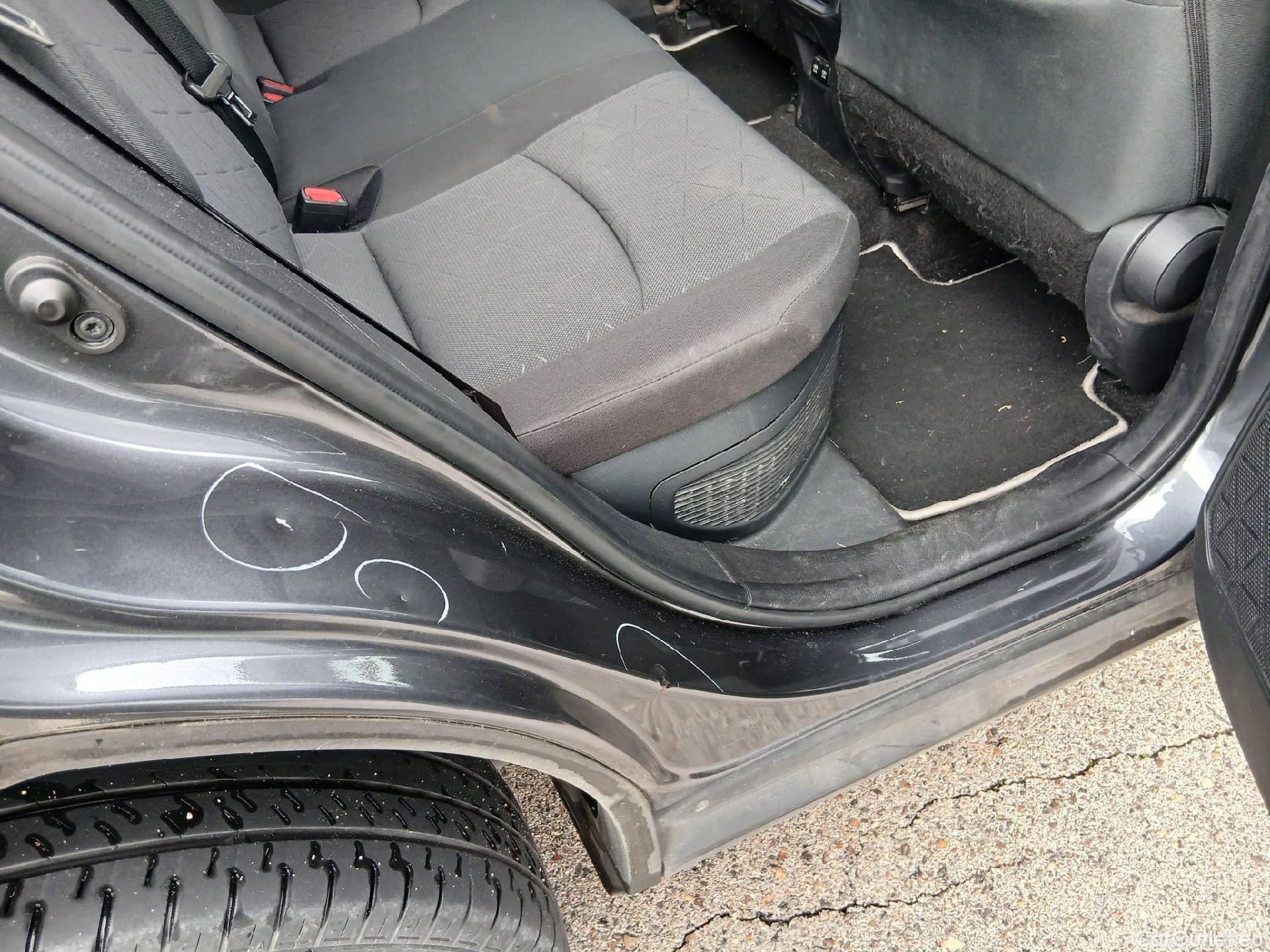  Toyota  RAV4 TOYOTA  / 2018 / 5P / todoterreno 2.5l 220H Advance #39