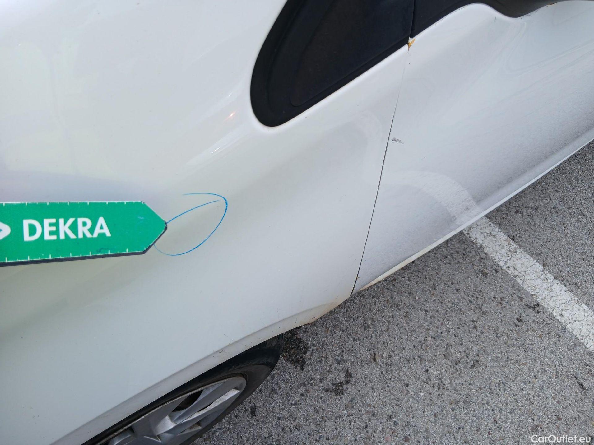  Peugeot  208 PEUGEOT  5p 1G berlina con portón 5P ACCESS 1.6 BlueHDi 55KW (75CV) #29