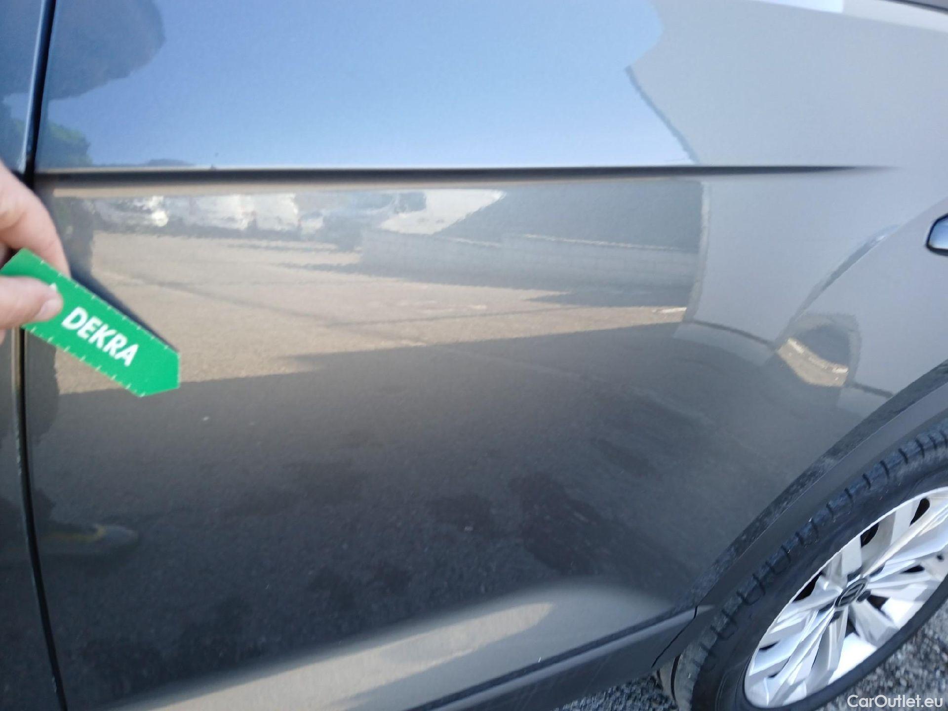  Volkswagen  T-ROC VOLKSWAGEN  / 2017 / 5P / todoterreno Advance 2.0 TDI 110kW (150CV) DSG (AC2) #13