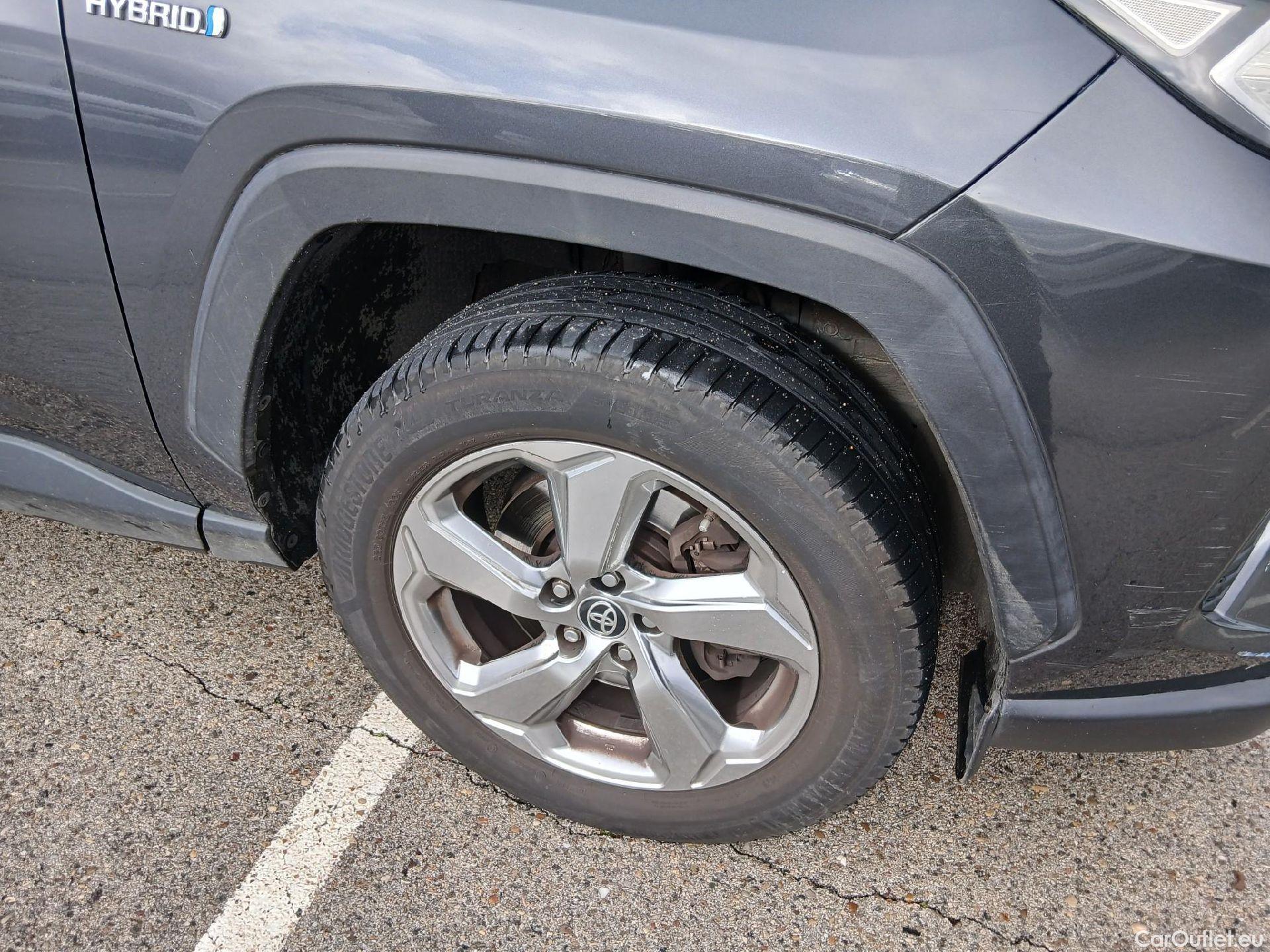  Toyota  RAV4 TOYOTA  / 2018 / 5P / todoterreno 2.5l 220H Advance #48