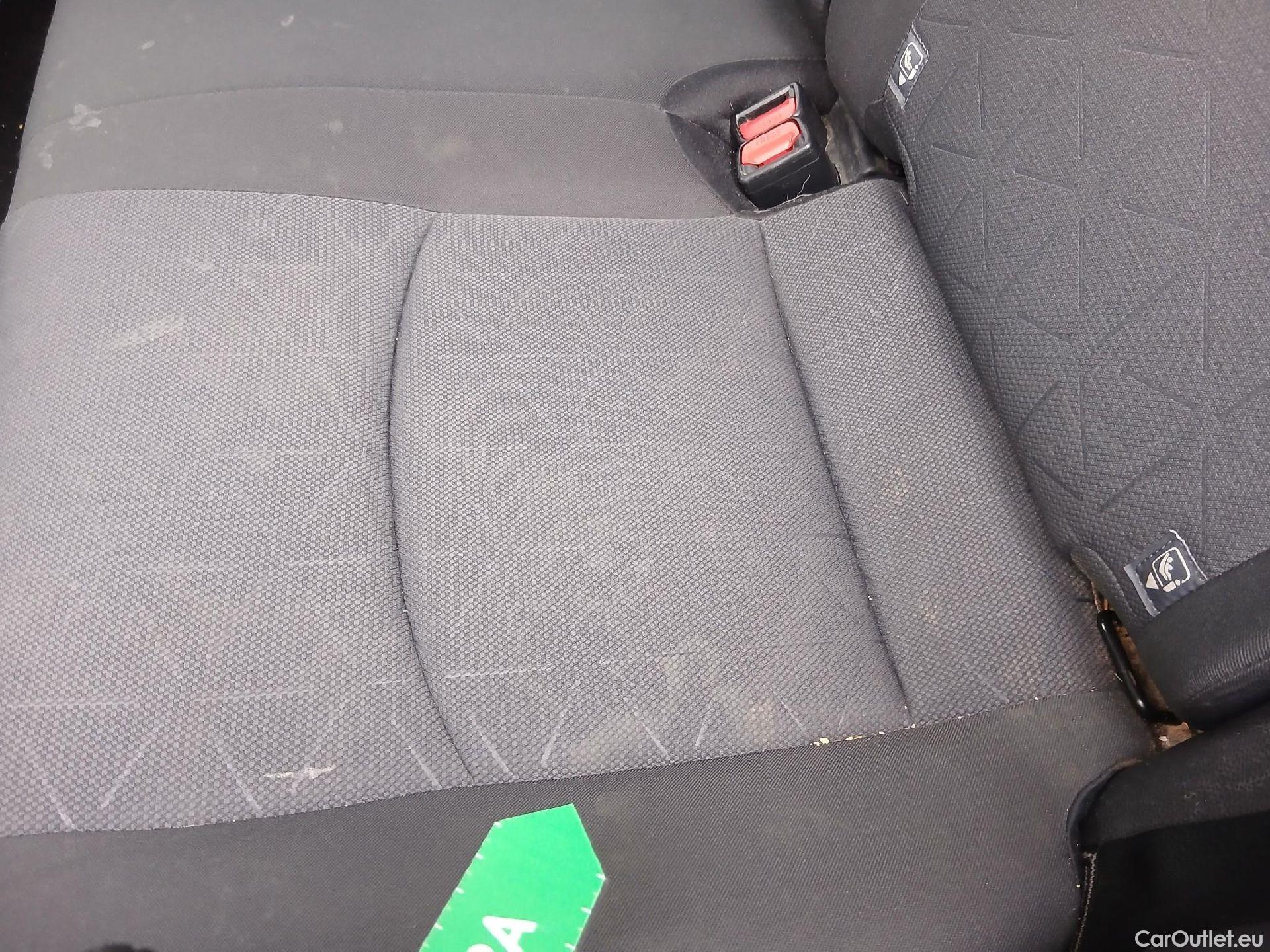  Toyota  RAV4 TOYOTA  / 2018 / 5P / todoterreno 2.5l 220H Advance #15