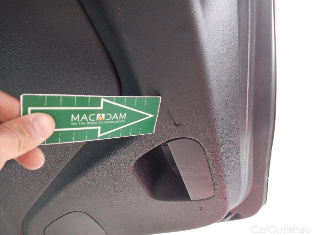  Renault  Megane RENAULT Mégane / 2015 / 5P / familiar Sp. Tourer Zen En. dCi 81kW (110CV) #19