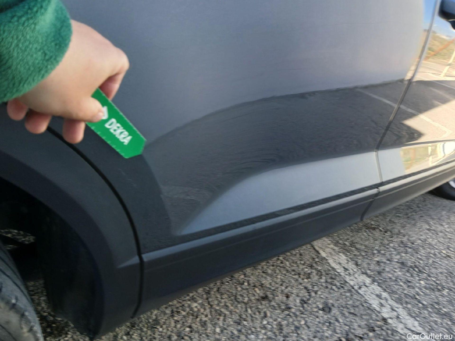  Volkswagen  T-ROC VOLKSWAGEN  / 2017 / 5P / todoterreno Advance 2.0 TDI 110kW (150CV) DSG (AC2) #23