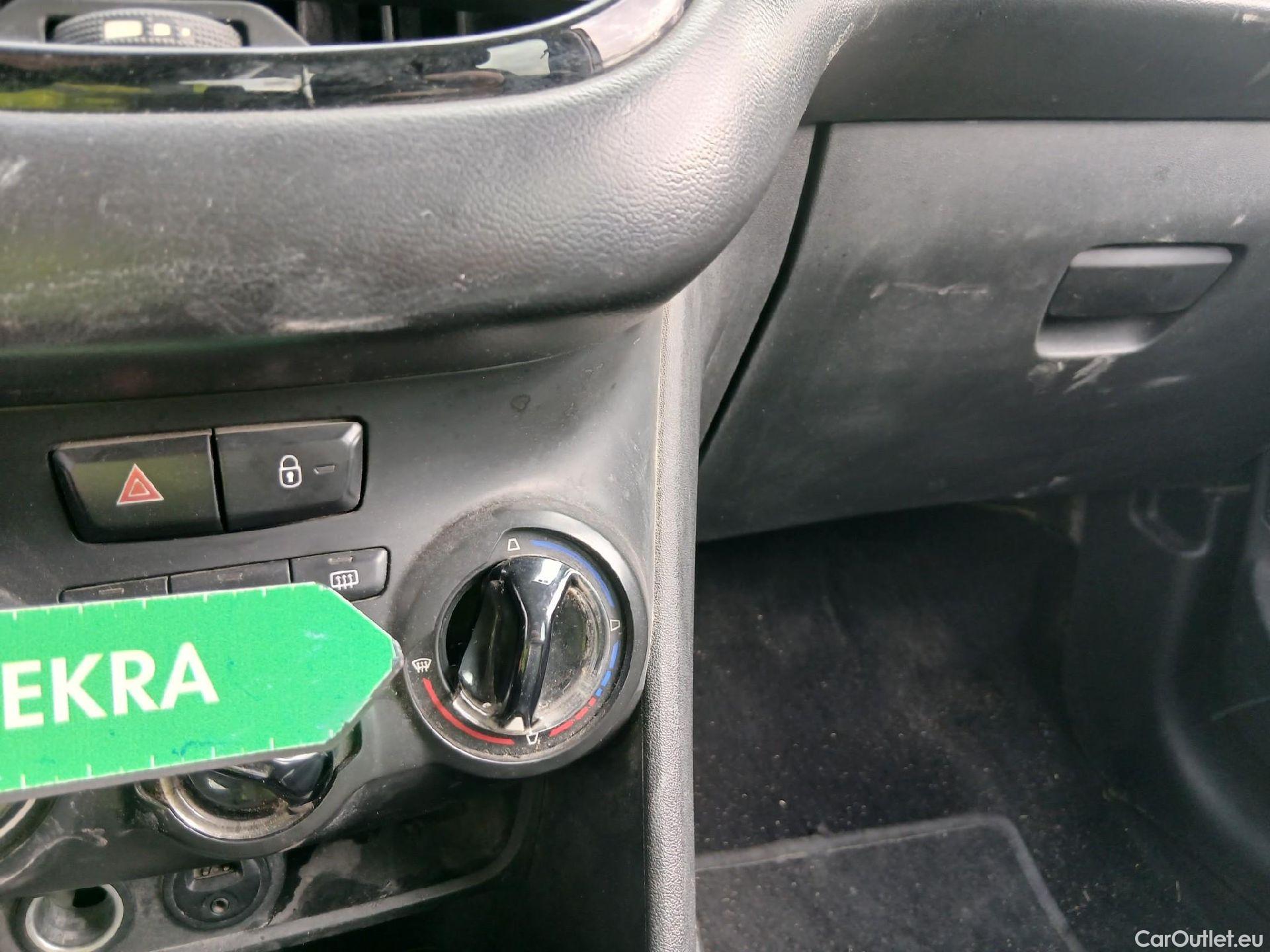  Peugeot  208 PEUGEOT  5p 1G berlina con portón 5P ACCESS 1.6 BlueHDi 55KW (75CV) #4