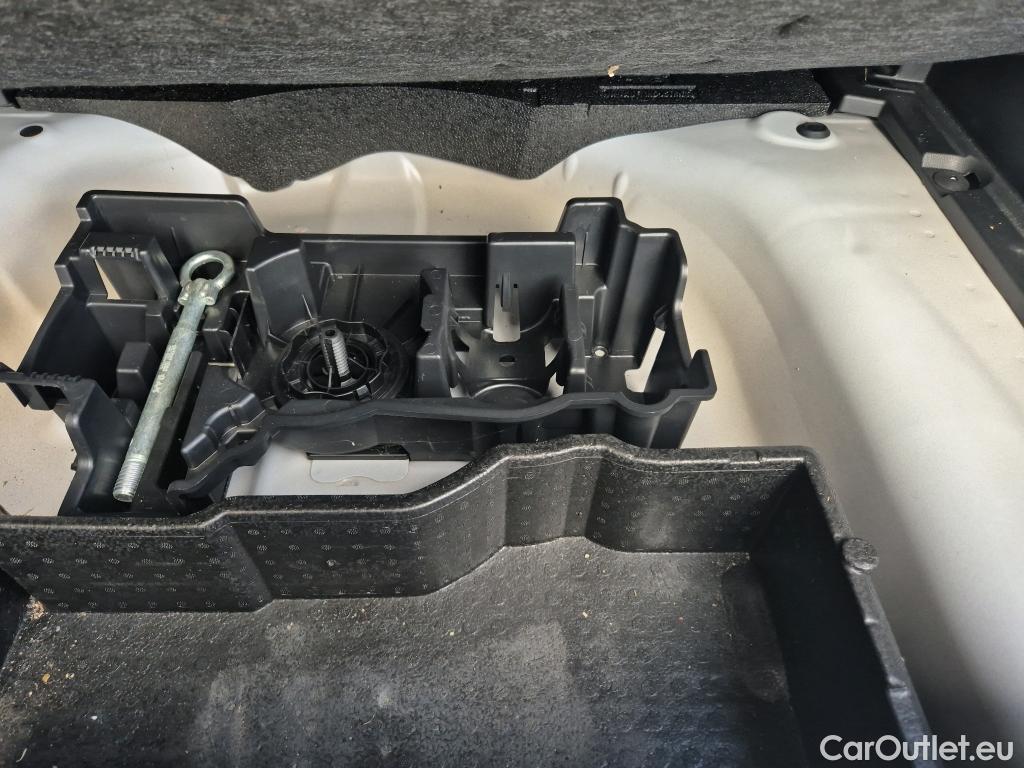  Peugeot  2008 PEUGEOT  / 2019 / 5P / todoterreno Allure BlueHDI 81kW (110CV) #6