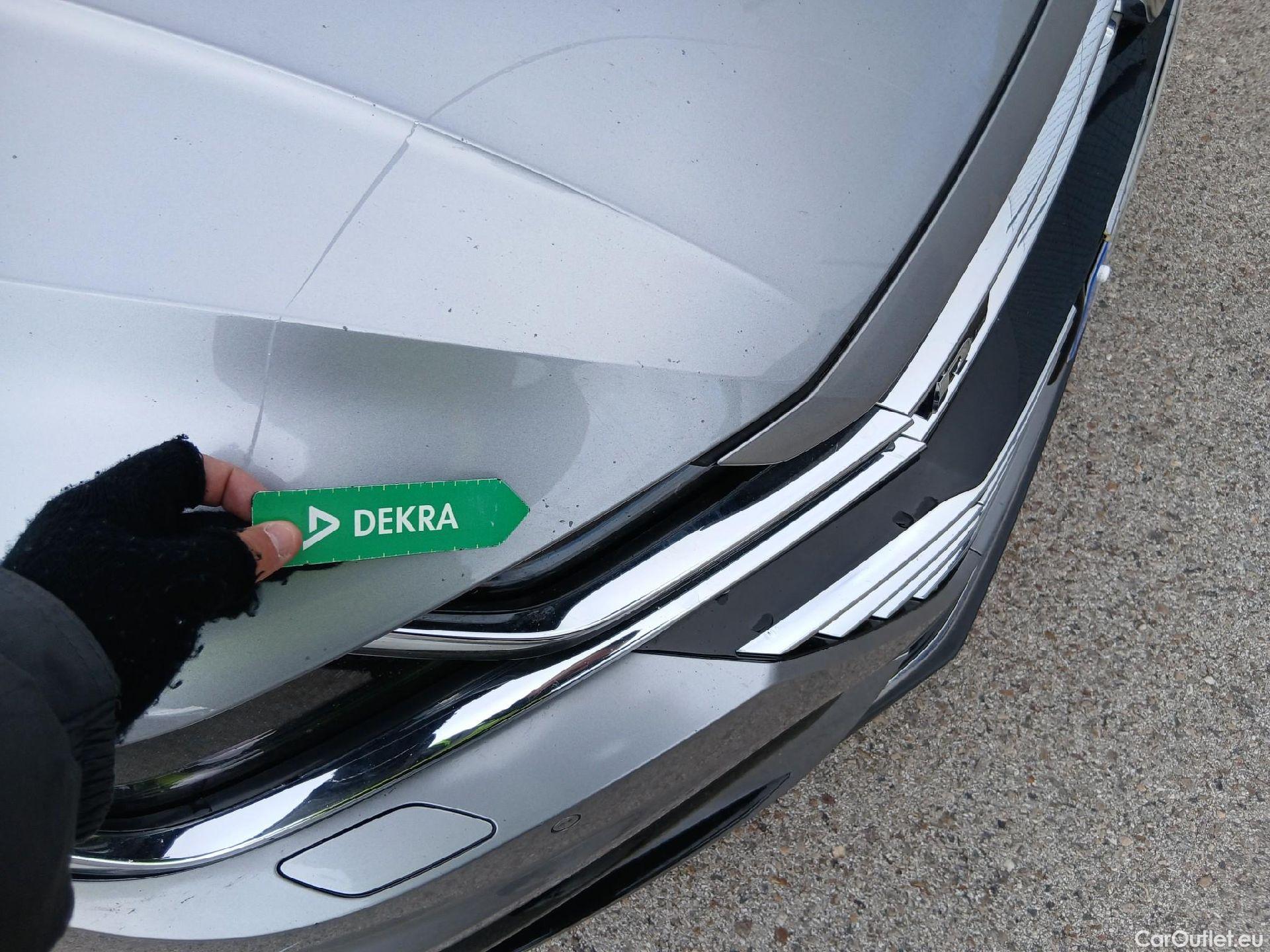  Volkswagen  Arteon VOLKSWAGEN  / 2017 / 5P / berlina con portón R-Line 2.0 TDI 110kW (150CV) DSG #35