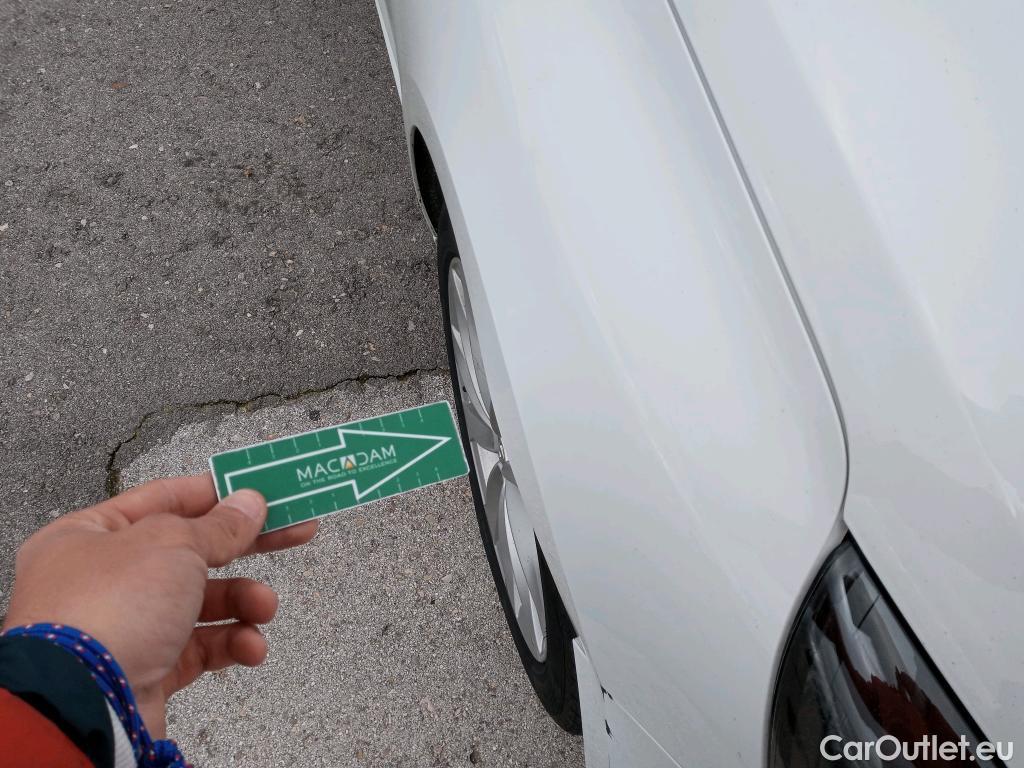  Renault  Megane RENAULT Mégane / 2015 / 5P / familiar Sp. Tourer Zen En. dCi 81kW (110CV) #3